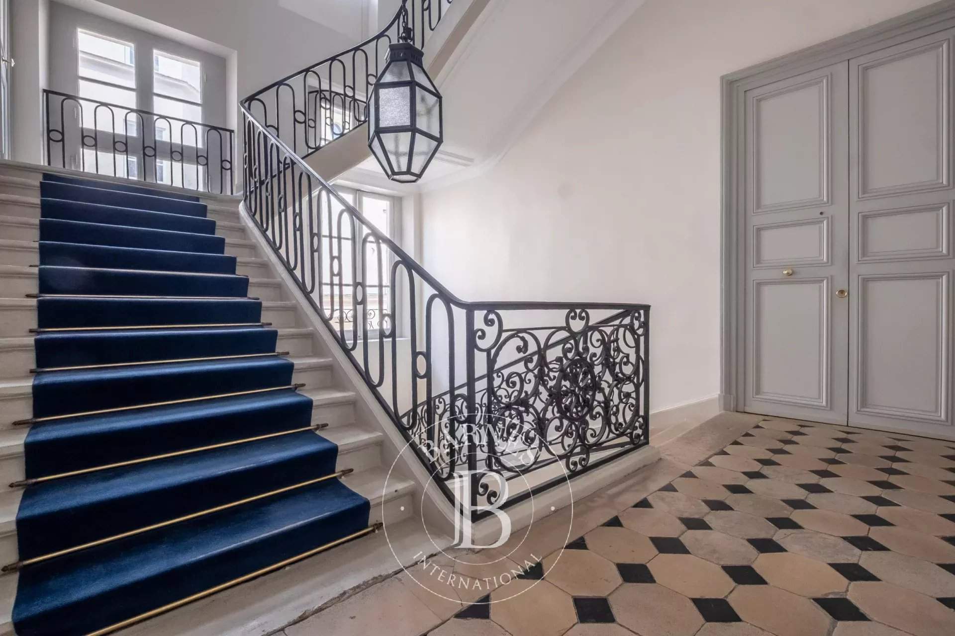 Paris  - Apartment 4 Bedrooms - picture 2