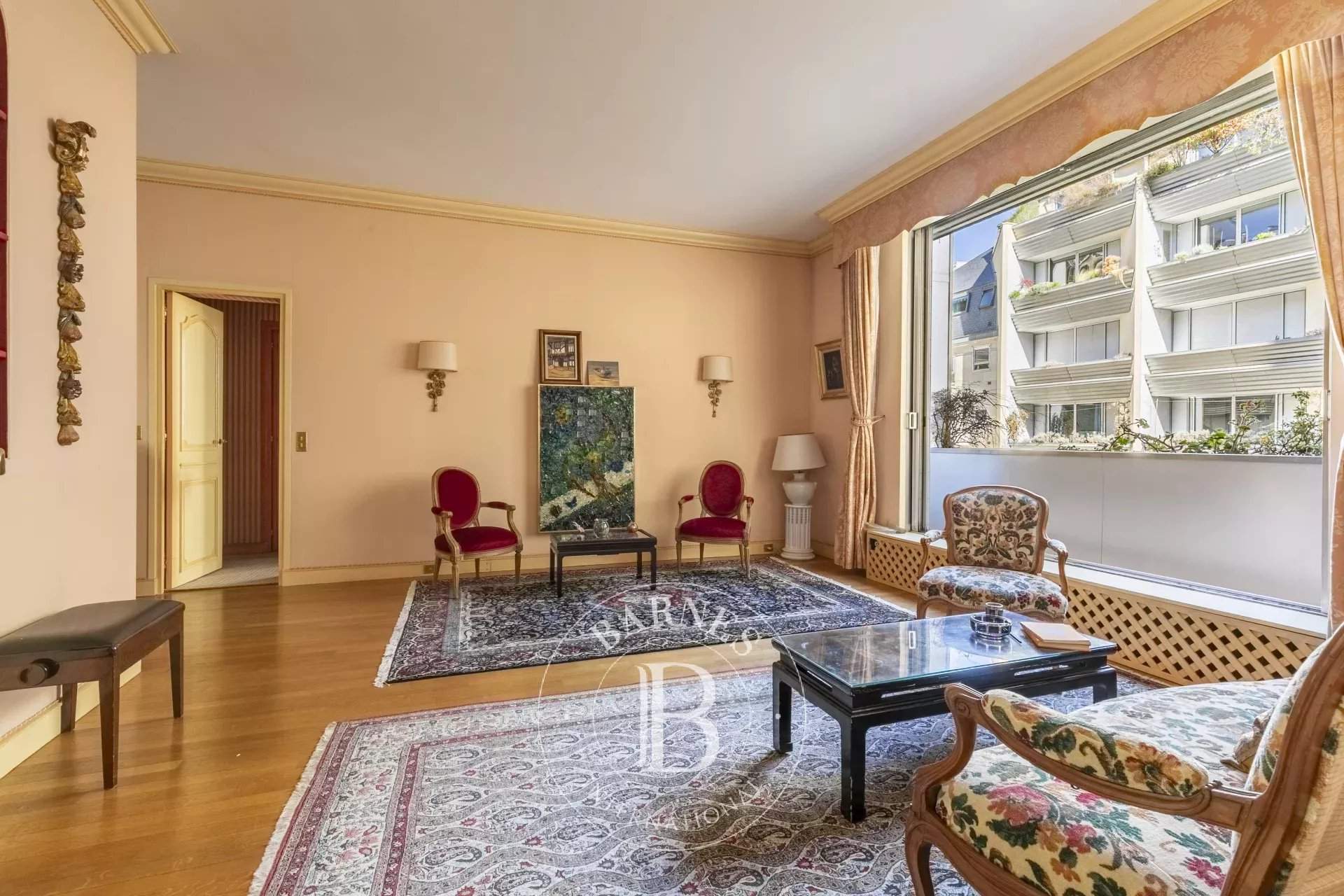 Paris  - Appartement 4 Pi&egrave;ces 2 Chambres - picture 3