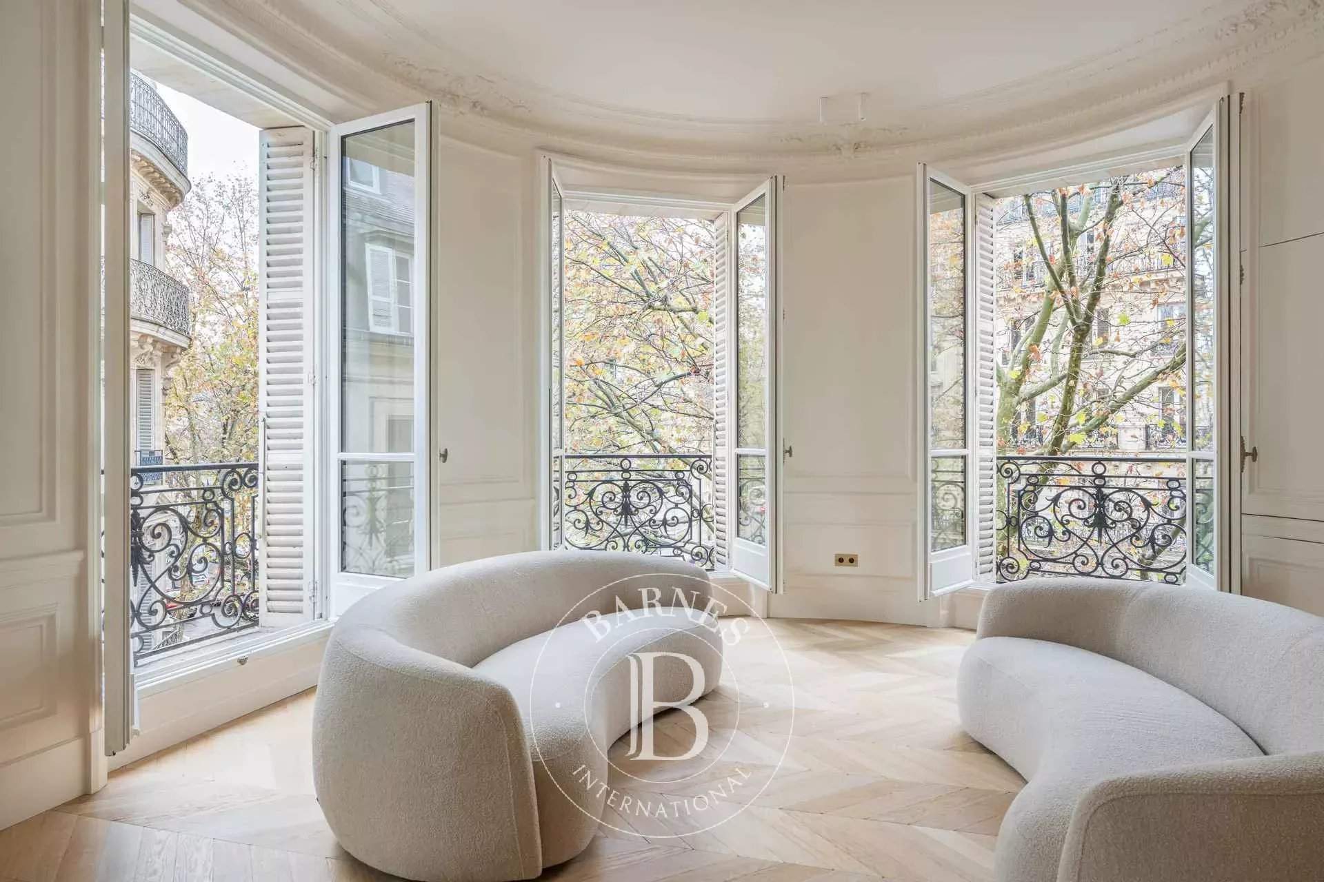 Paris  - Appartement 5 Pi&egrave;ces 3 Chambres - picture 3