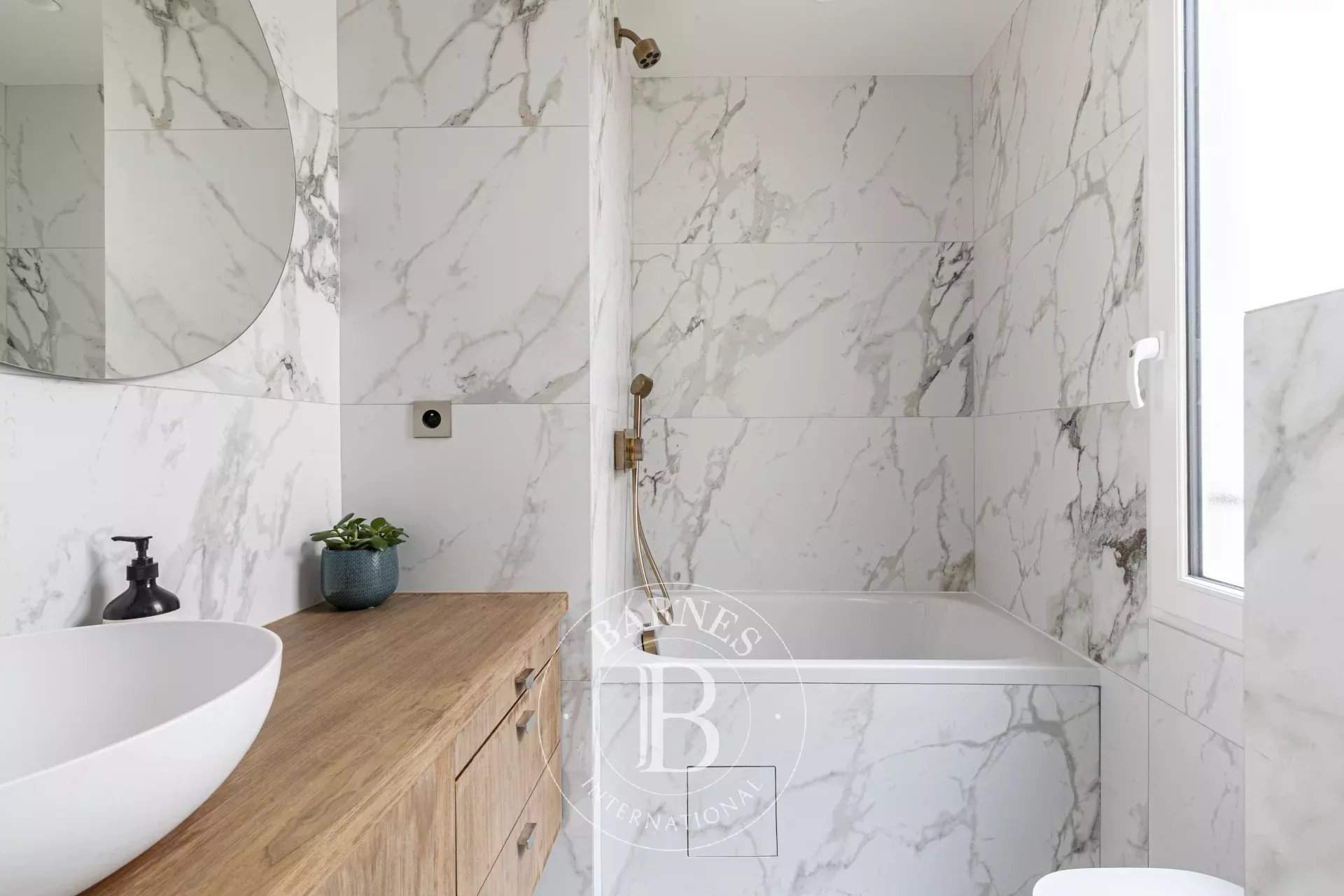 Paris  - Apartment 3 Bedrooms - picture 17