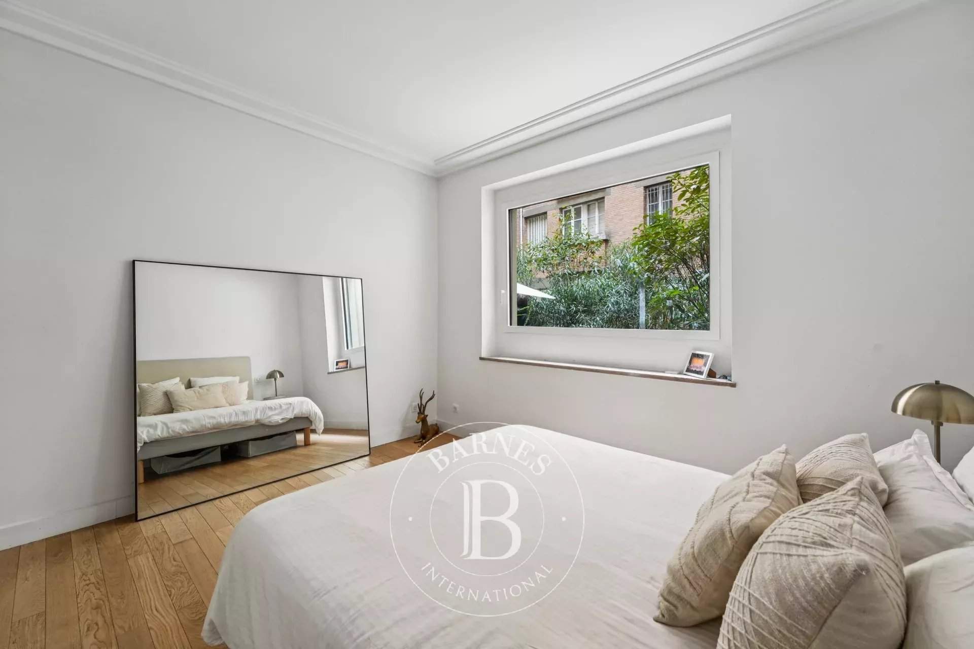 Paris  - Appartement 5 Pi&egrave;ces 3 Chambres - picture 9