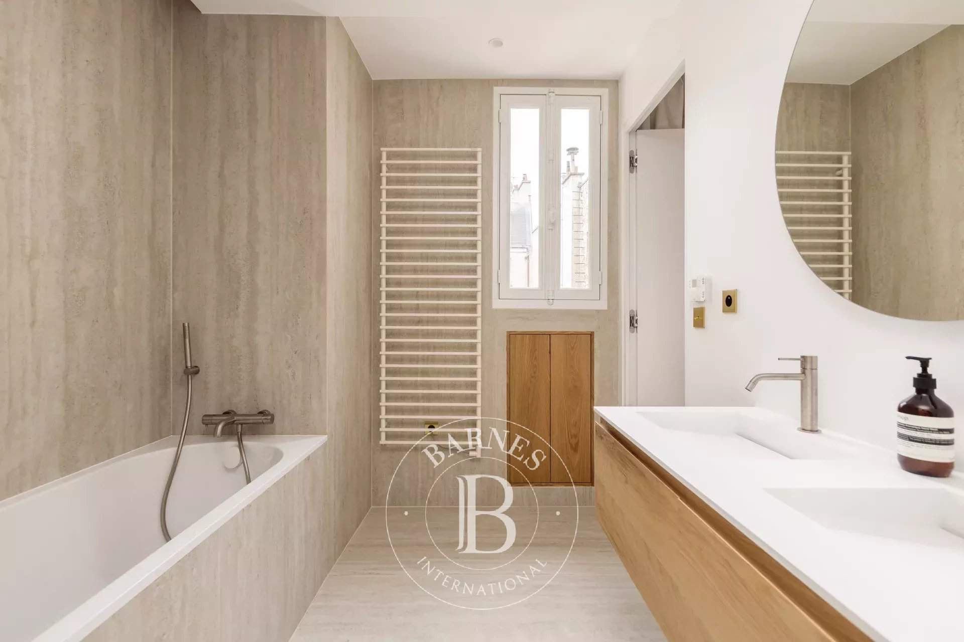 Paris  - Apartment 3 Bedrooms - picture 8