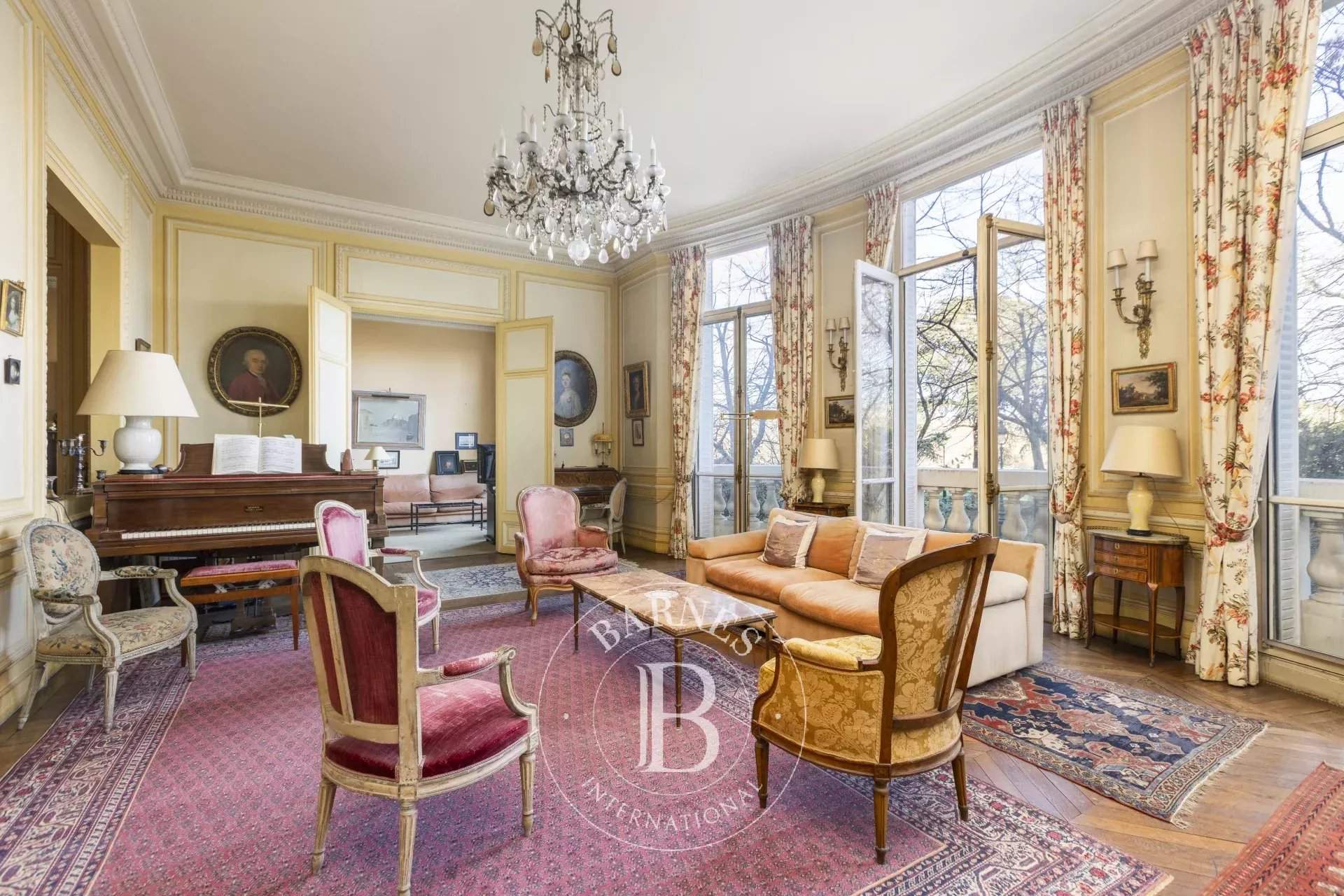 Paris  - Appartement 7 Pi&egrave;ces 4 Chambres - picture 6