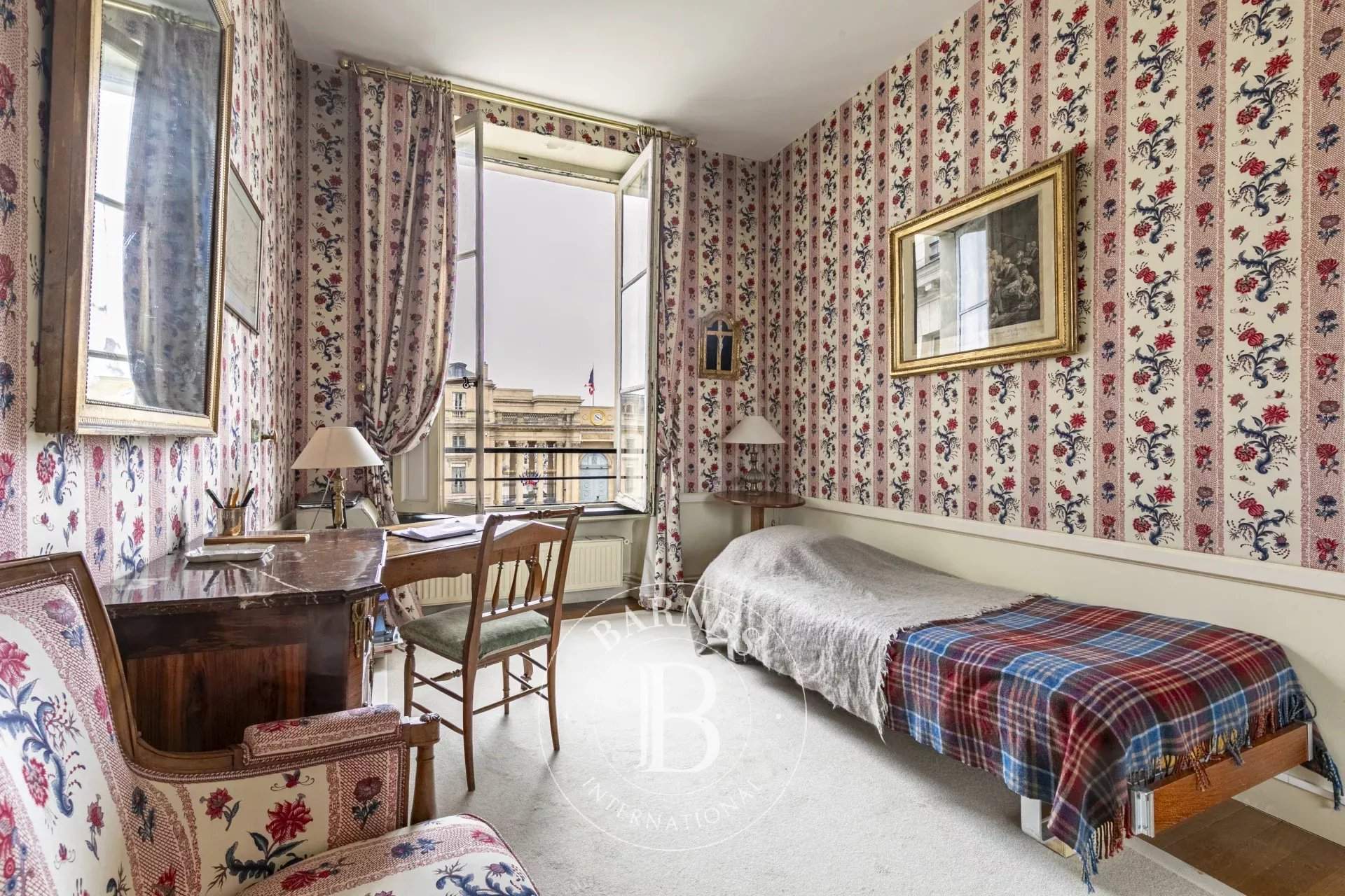 Paris  - Appartement 4 Pi&egrave;ces 2 Chambres - picture 8