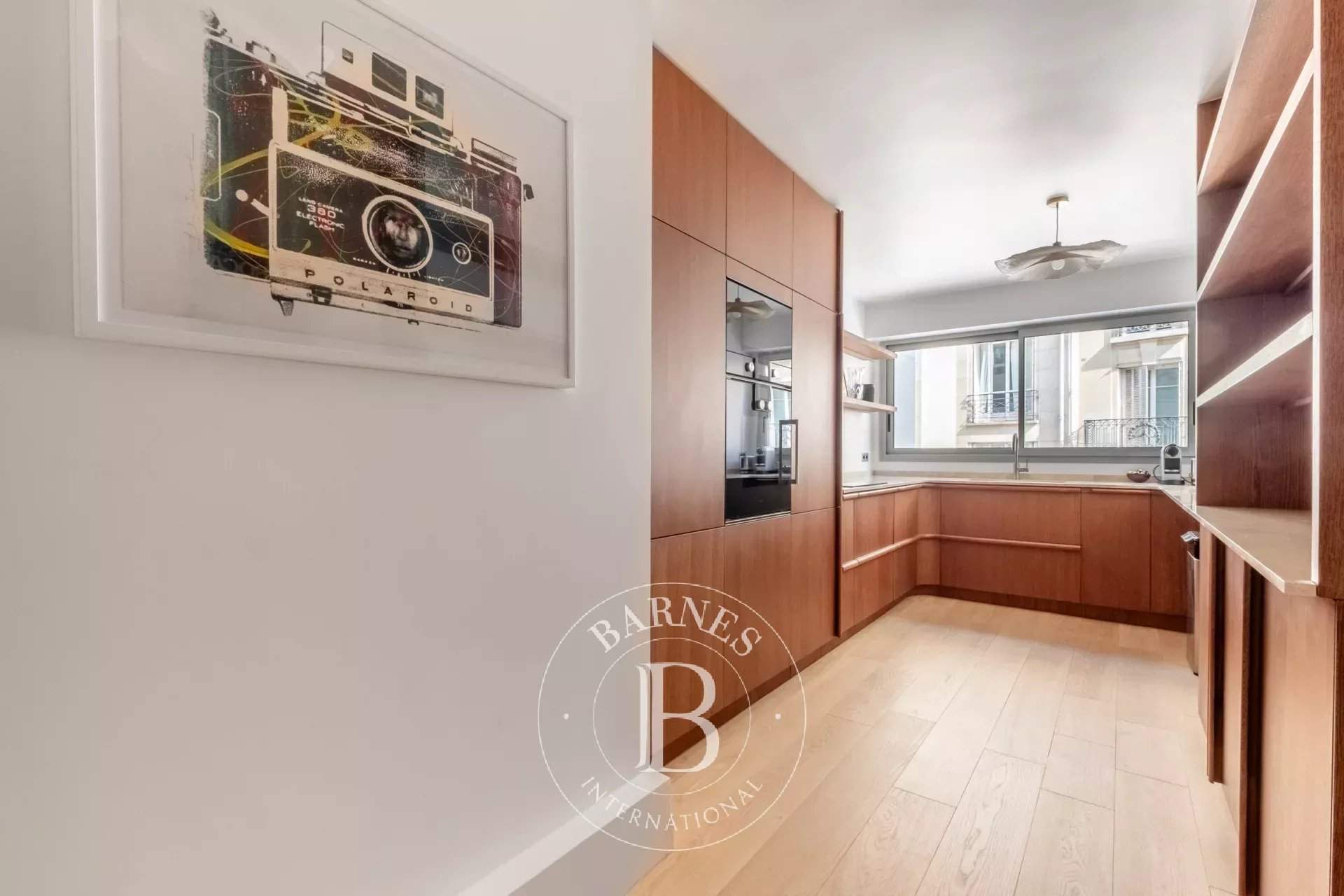 Paris  - Appartement 6 Pi&egrave;ces 4 Chambres - picture 7