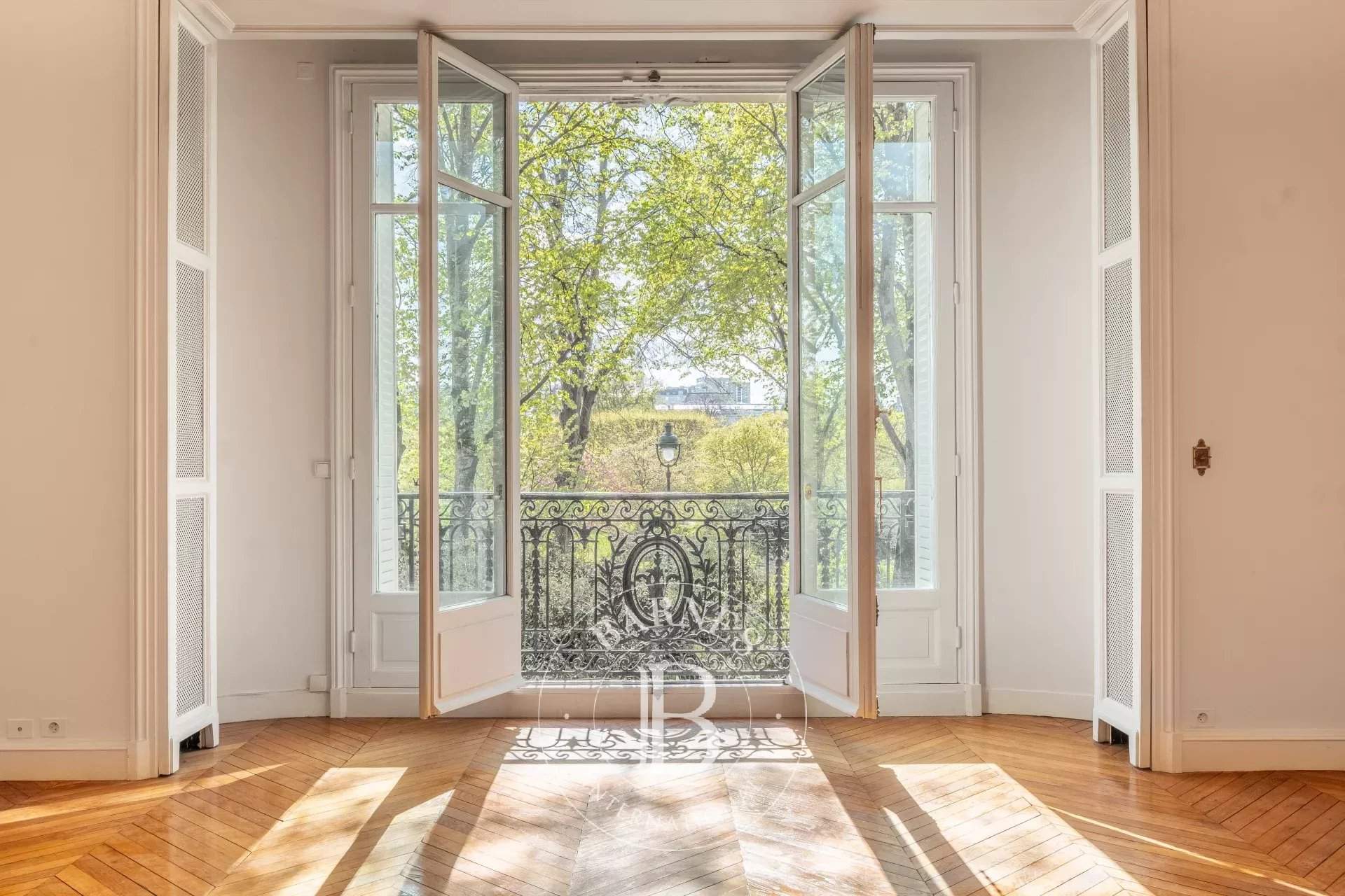 Paris  - Apartment 4 Bedrooms - picture 4