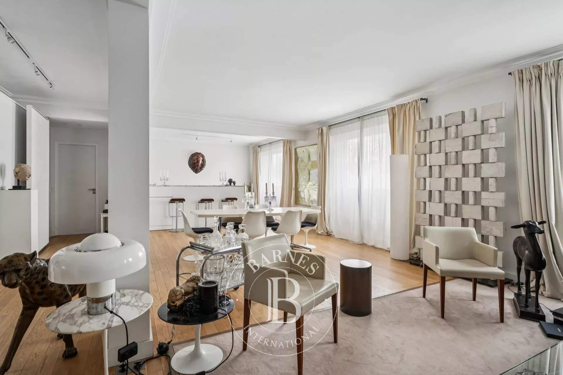 Paris  - Appartement 5 Pi&egrave;ces 3 Chambres - picture 3