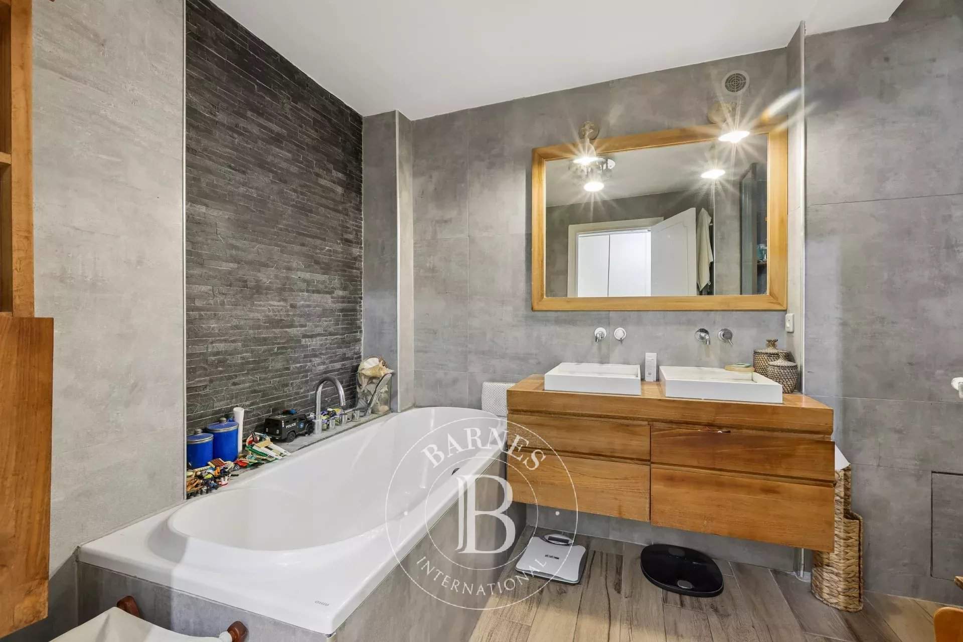 Paris  - Apartment 3 Bedrooms - picture 9