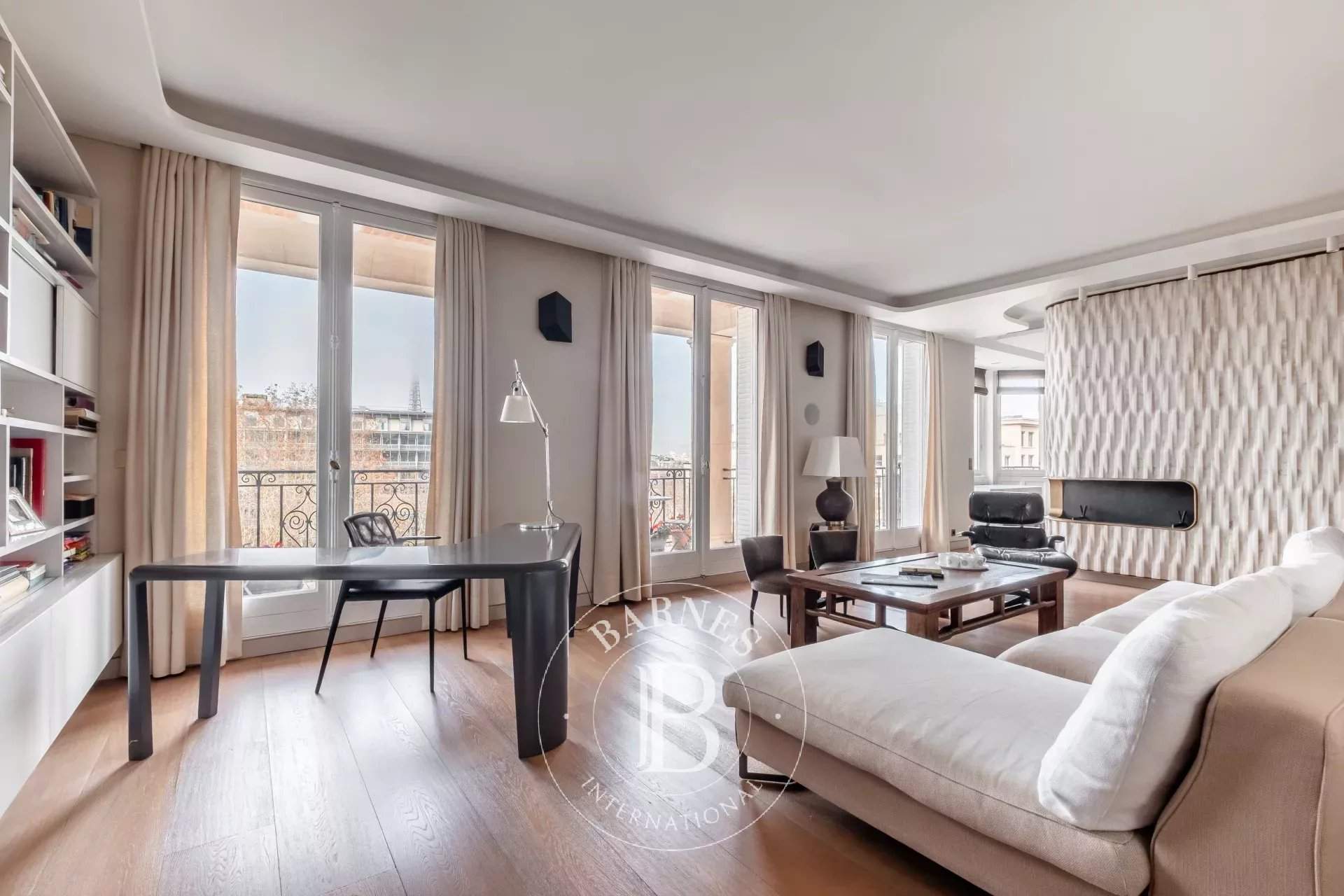 Paris  - Apartment 4 Bedrooms - picture 4