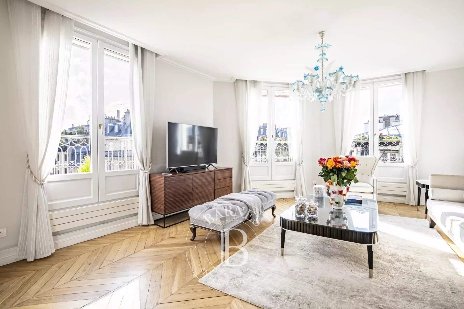 Paris  - Appartement 4 Pi&egrave;ces 2 Chambres - picture 2