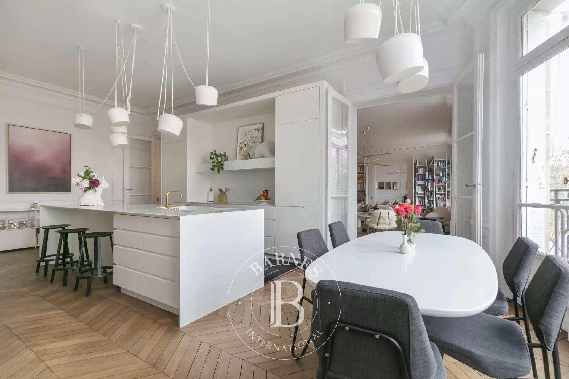 Paris  - Appartement 7 Pi&egrave;ces 4 Chambres - picture 9