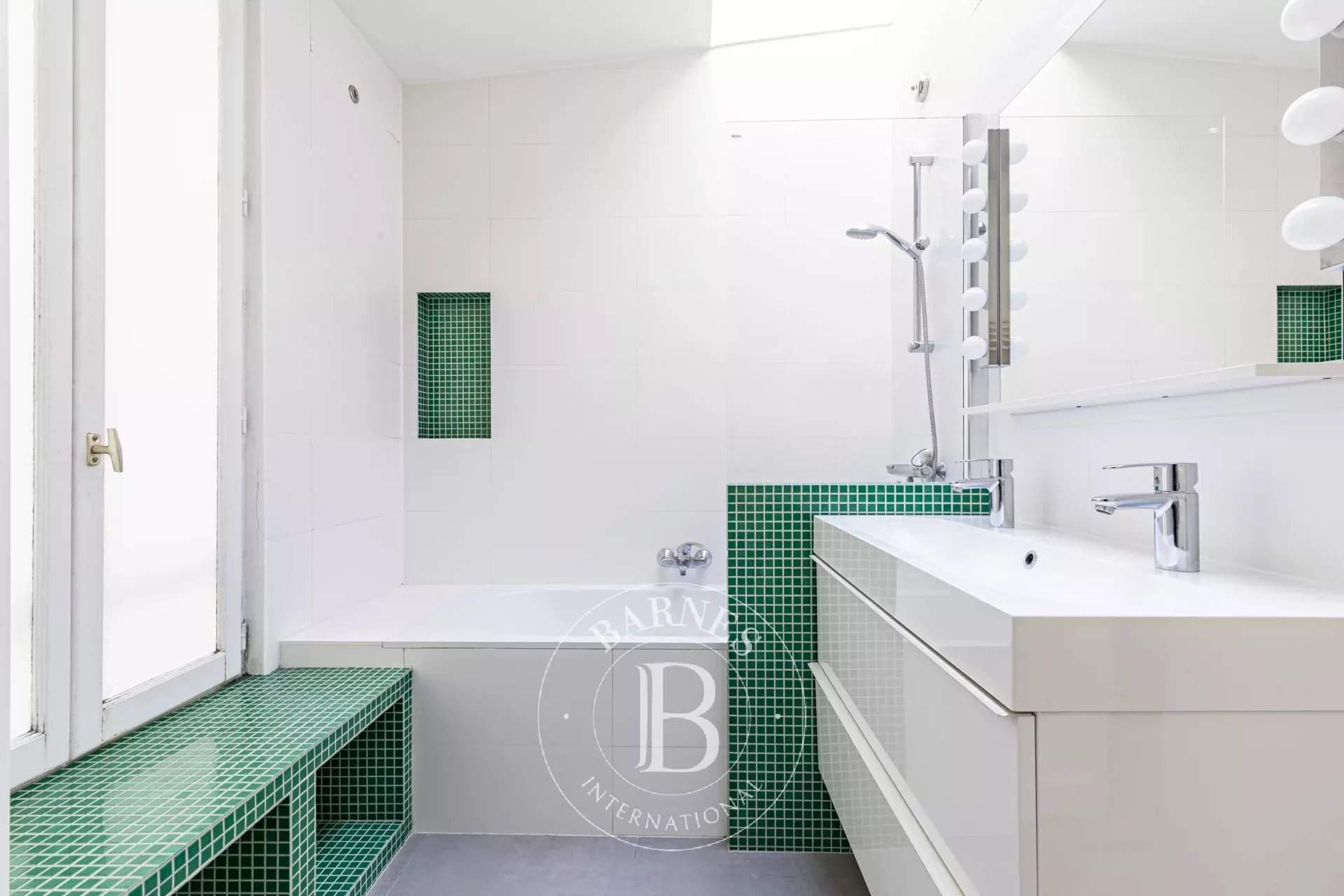 Paris  - House 4 Bedrooms - picture 10