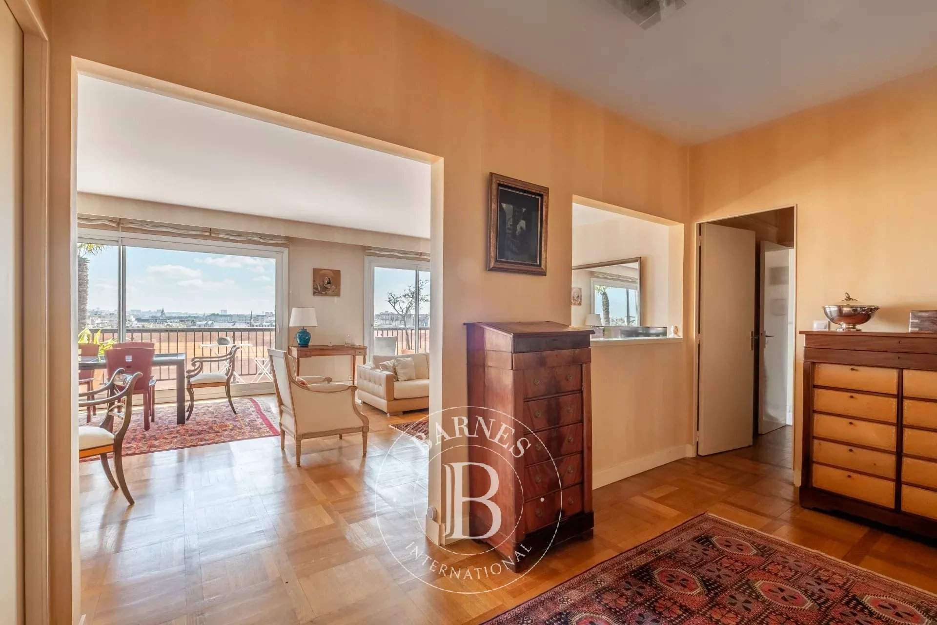 Paris  - Appartement 5 Pi&egrave;ces 3 Chambres - picture 2