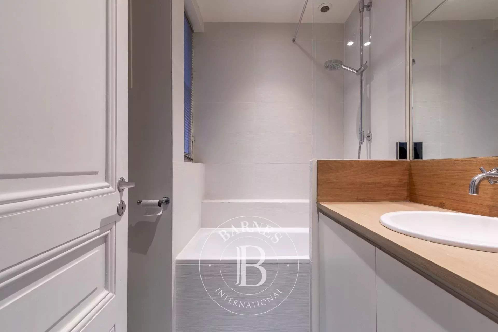 Paris  - Apartment 3 Bedrooms - picture 12