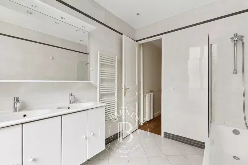 Paris  - Apartment 2 Bedrooms - picture 4