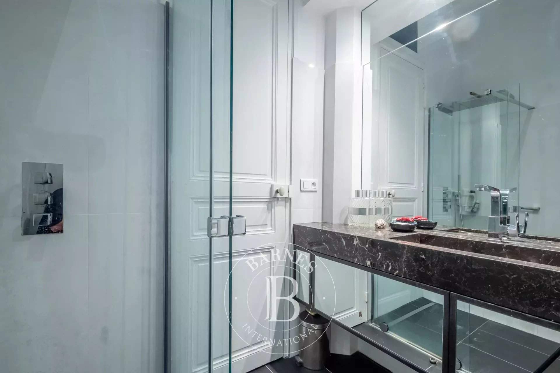 Paris  - Apartment 2 Bedrooms - picture 11