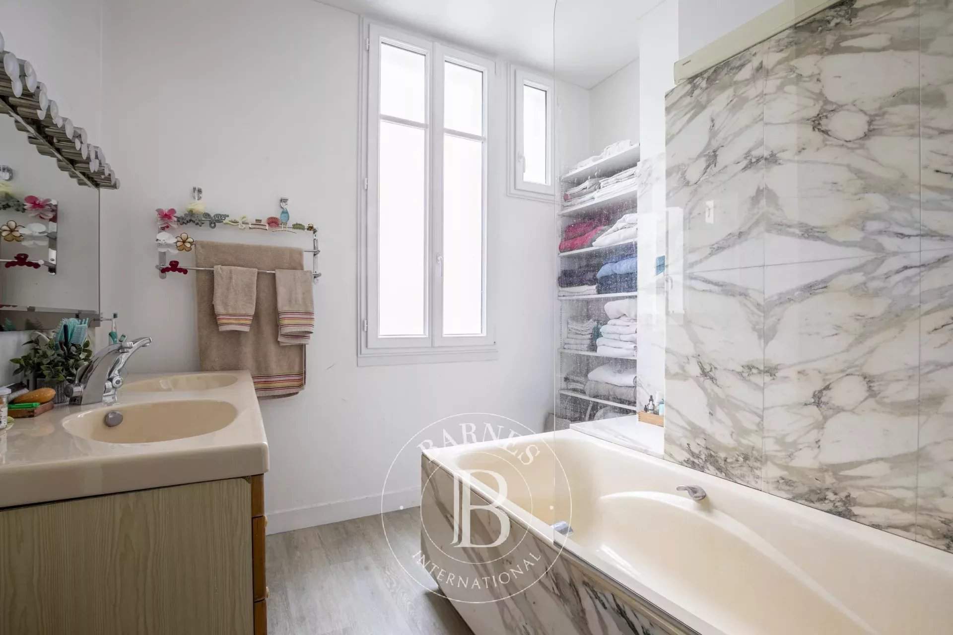 Paris  - Appartement 5 Pi&egrave;ces 3 Chambres - picture 9