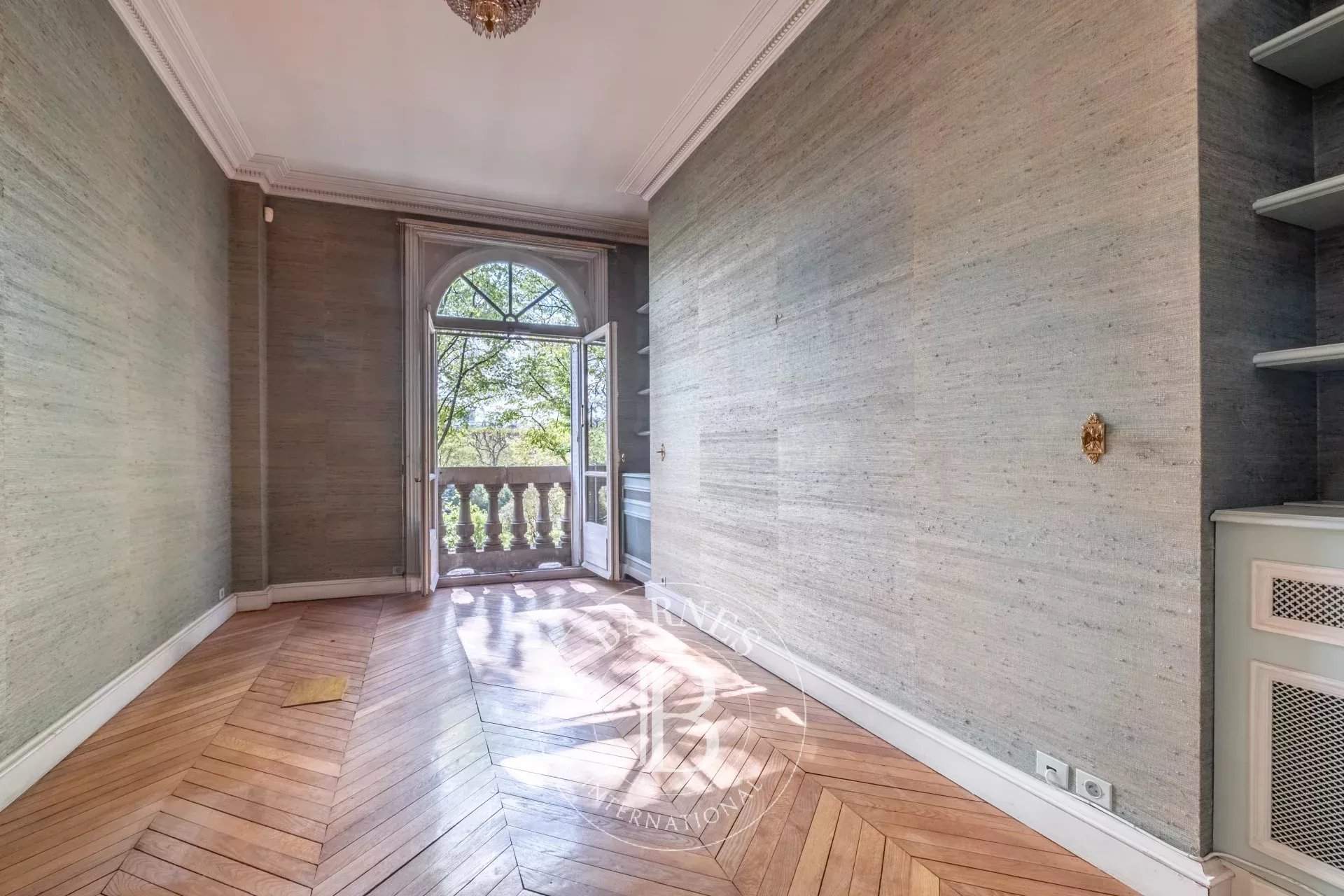 Paris  - Apartment 4 Bedrooms - picture 9