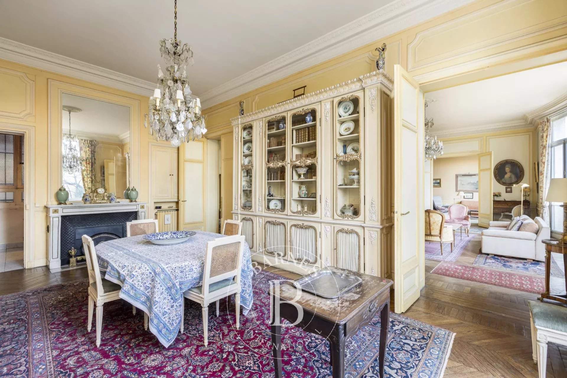 Paris  - Appartement 7 Pi&egrave;ces 4 Chambres - picture 9