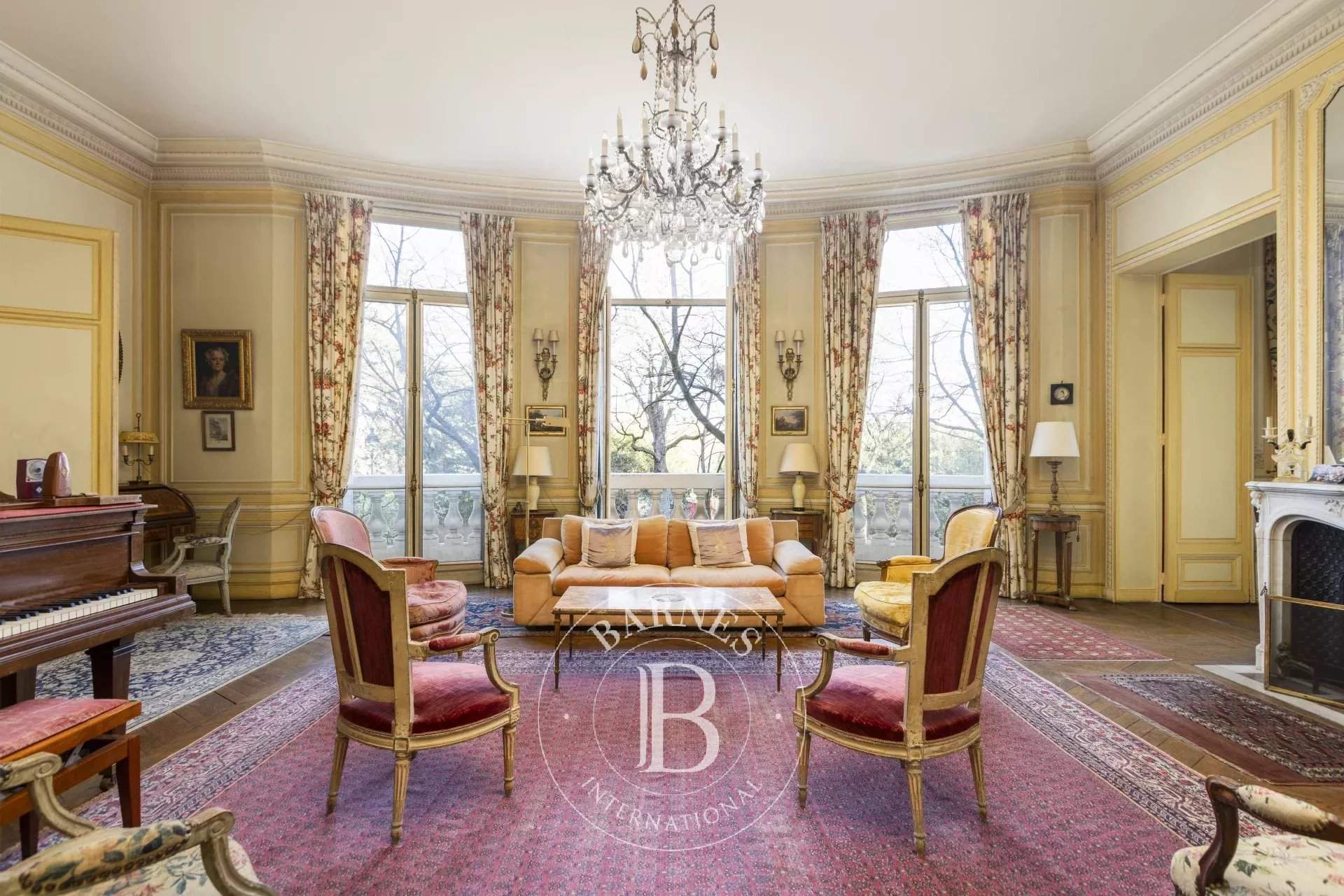 Paris  - Appartement 7 Pi&egrave;ces 4 Chambres - picture 1