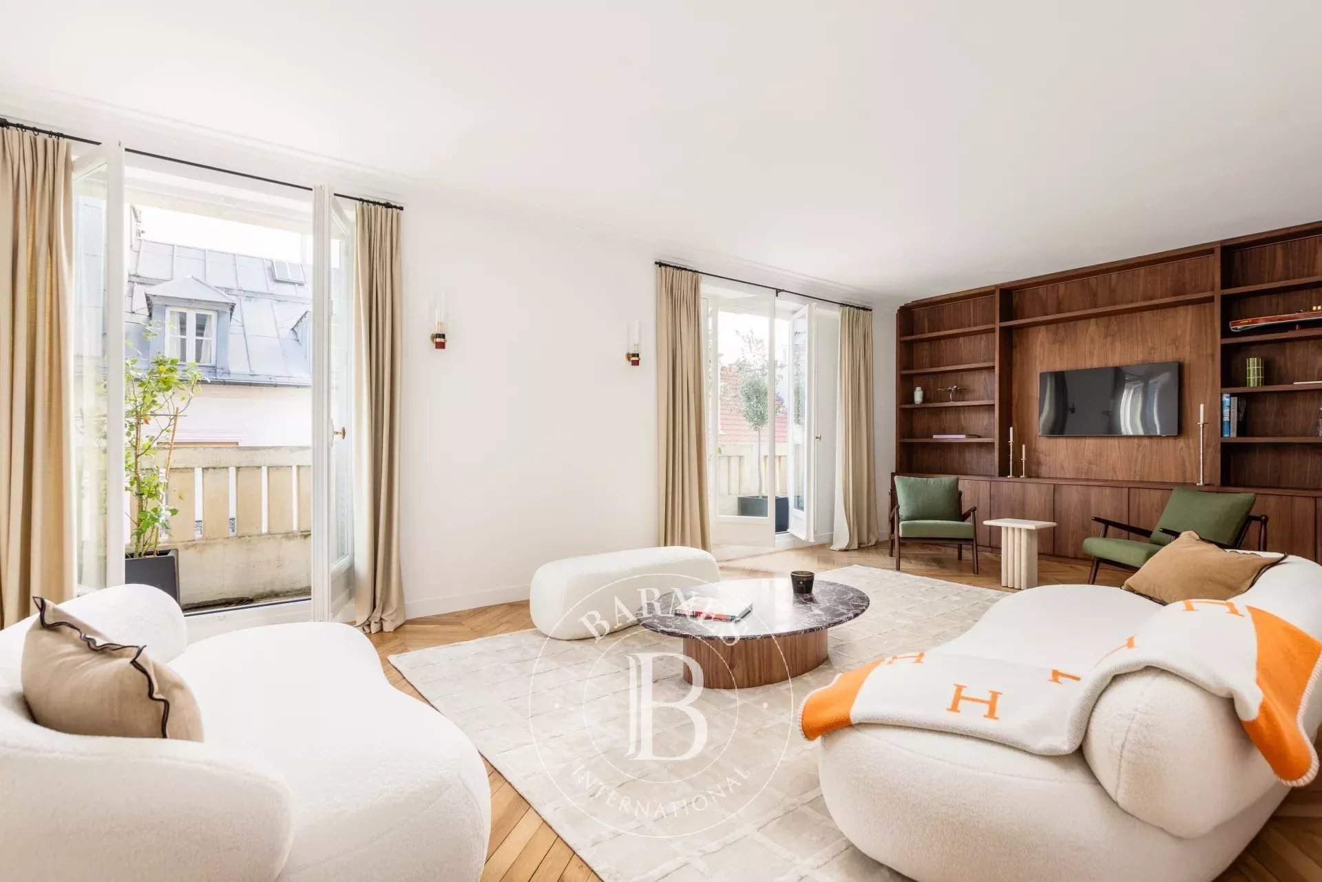 Paris  - Apartment 3 Bedrooms - picture 1