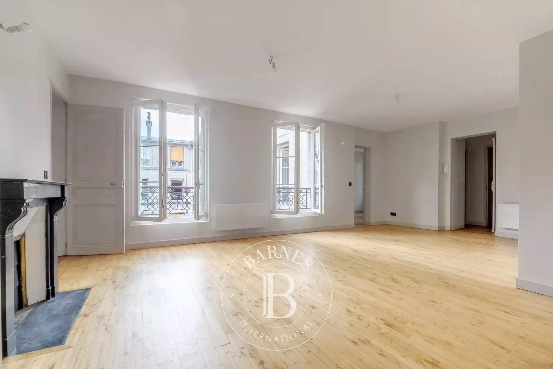 Paris  - Apartment 3 Bedrooms - picture 1