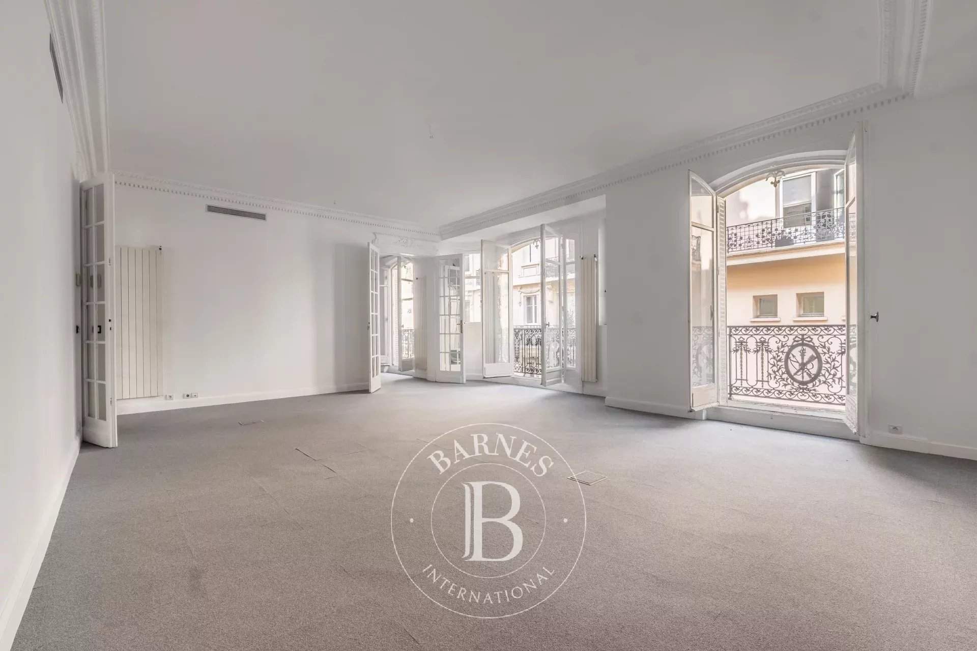 Paris  - Apartment 4 Bedrooms - picture 4
