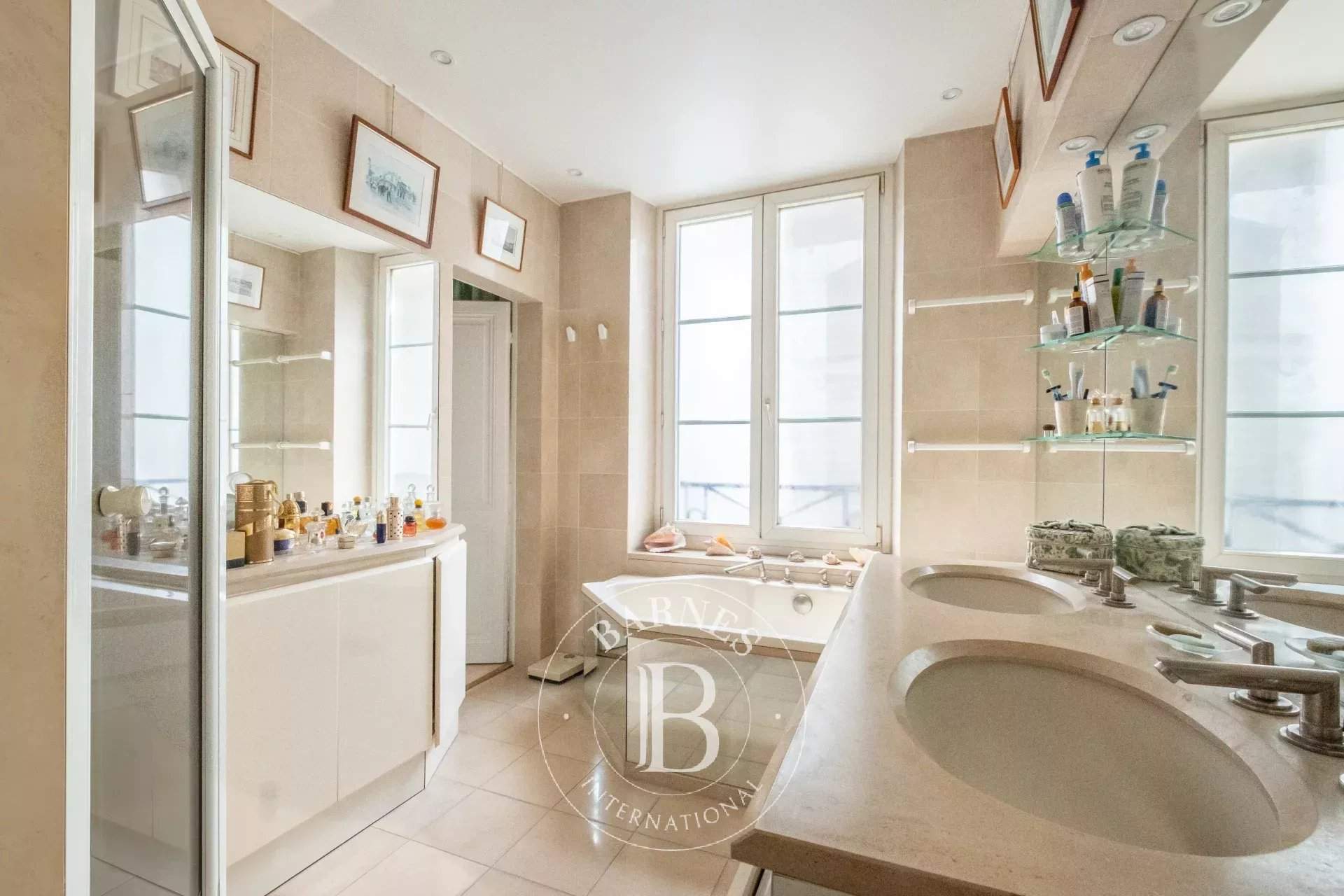 Paris  - Apartment 2 Bedrooms - picture 9