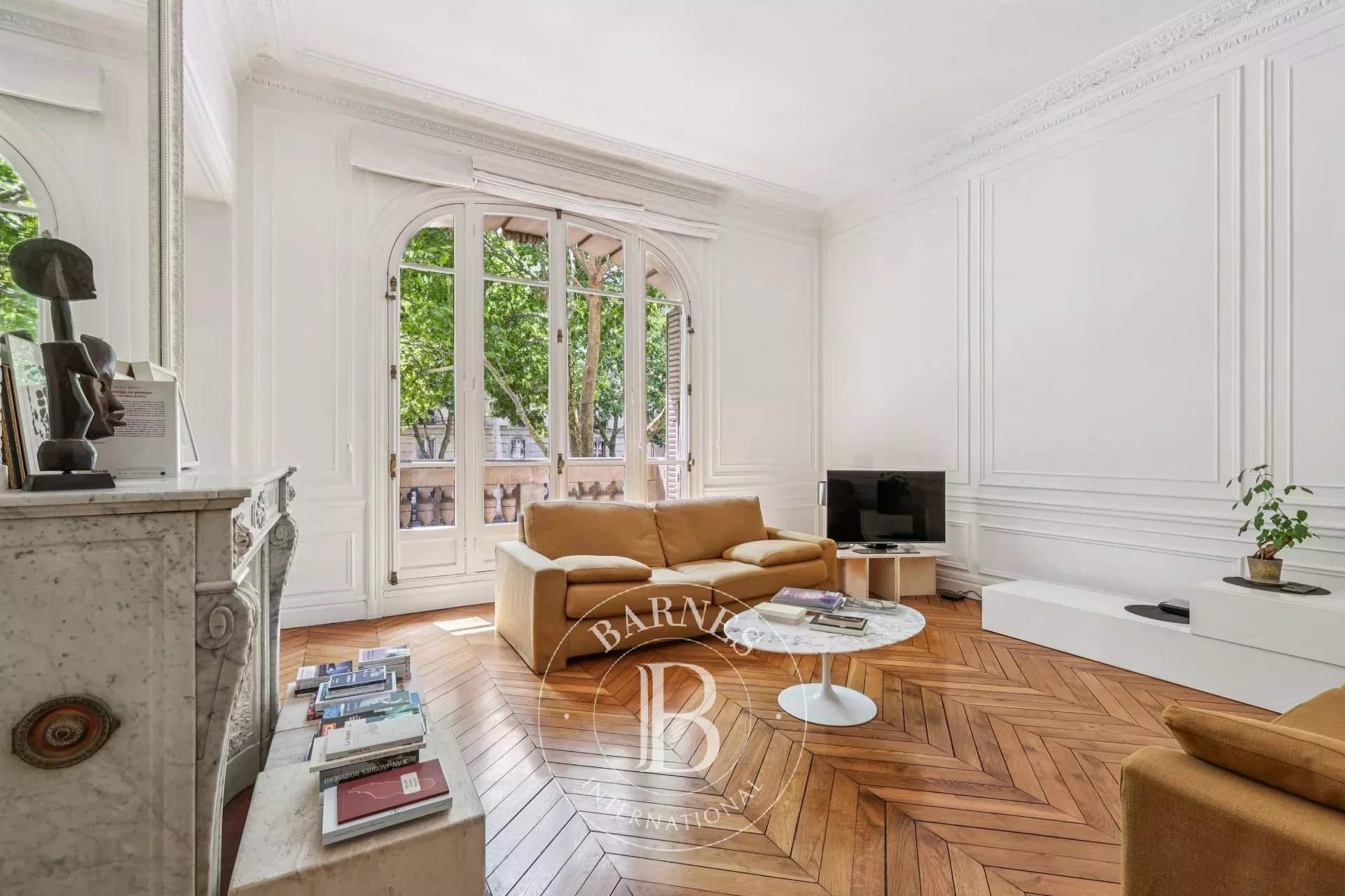 Paris  - Appartement 5 Pi&egrave;ces 3 Chambres - picture 2