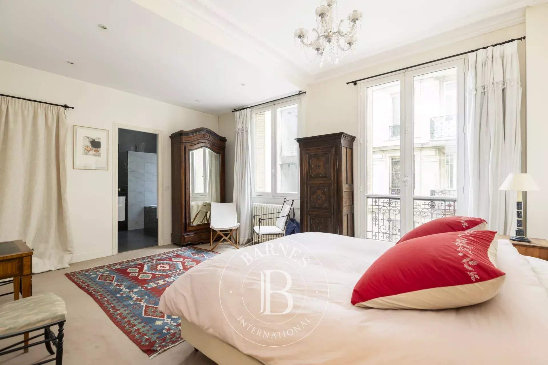 Paris  - Appartement 5 Pi&egrave;ces 3 Chambres - picture 9