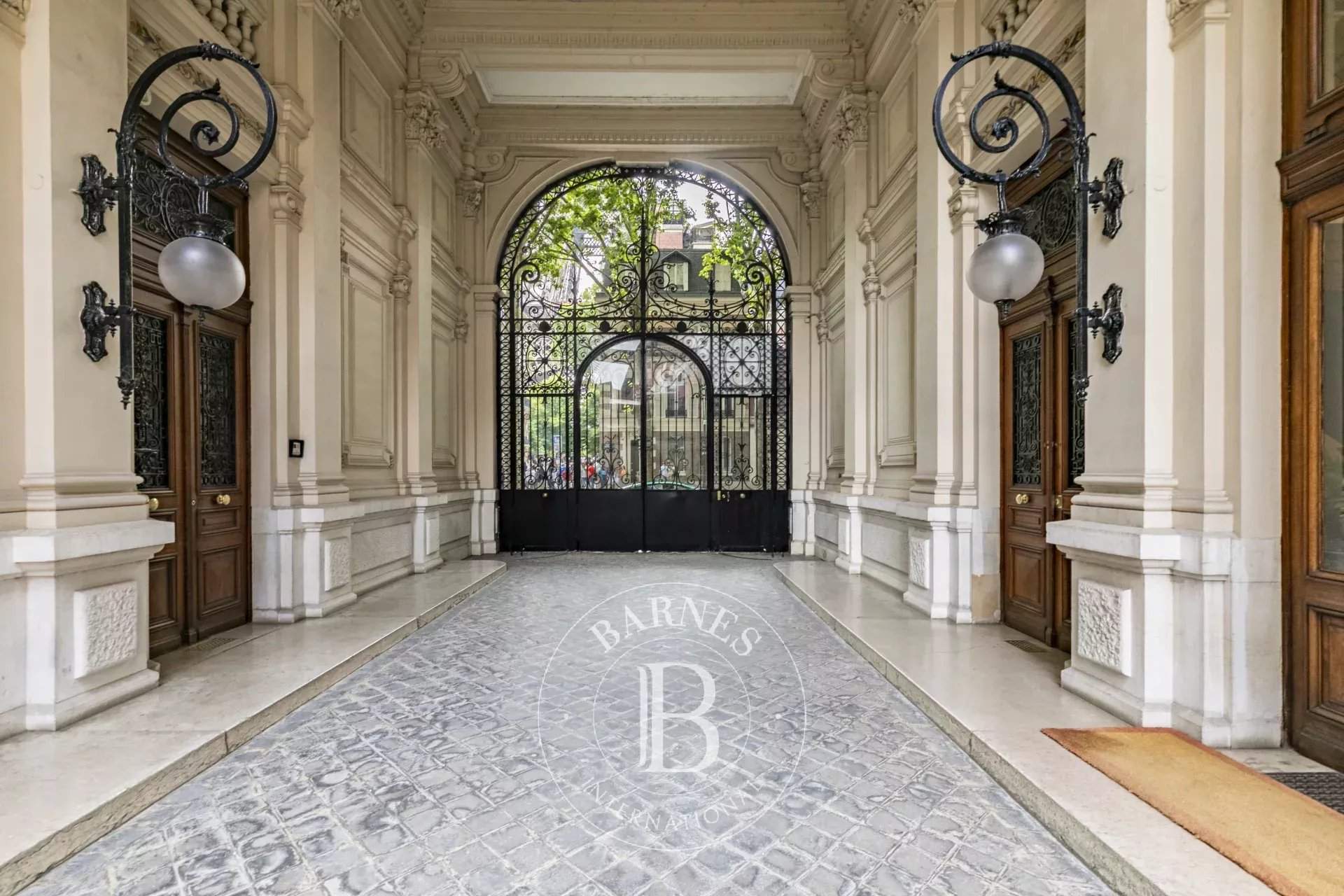 Paris  - Apartment 2 Bedrooms - picture 1