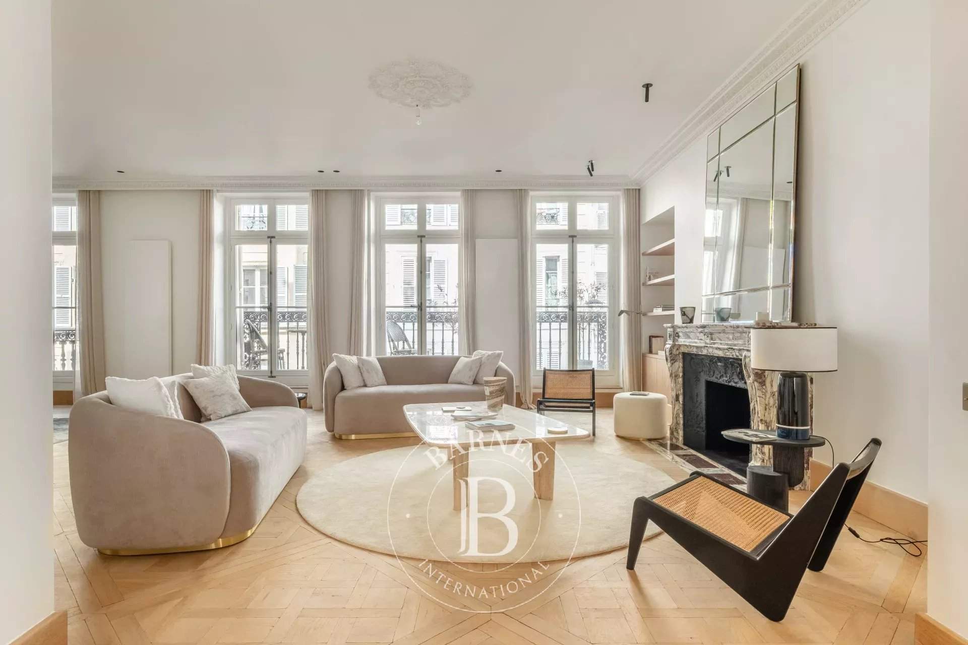 Paris  - Appartement 5 Pi&egrave;ces 3 Chambres - picture 1