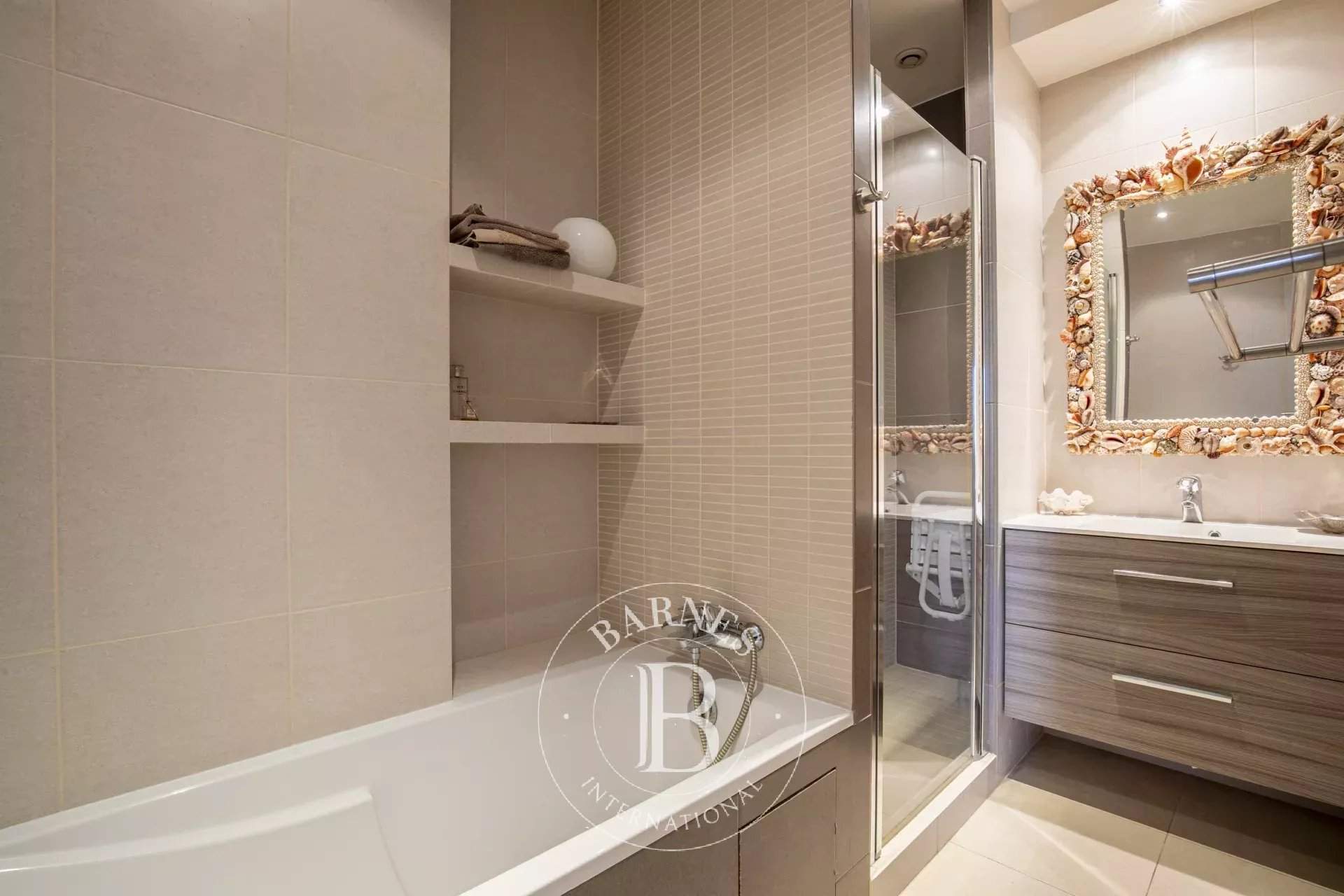 Paris  - Appartement 6 Pi&egrave;ces 4 Chambres - picture 12