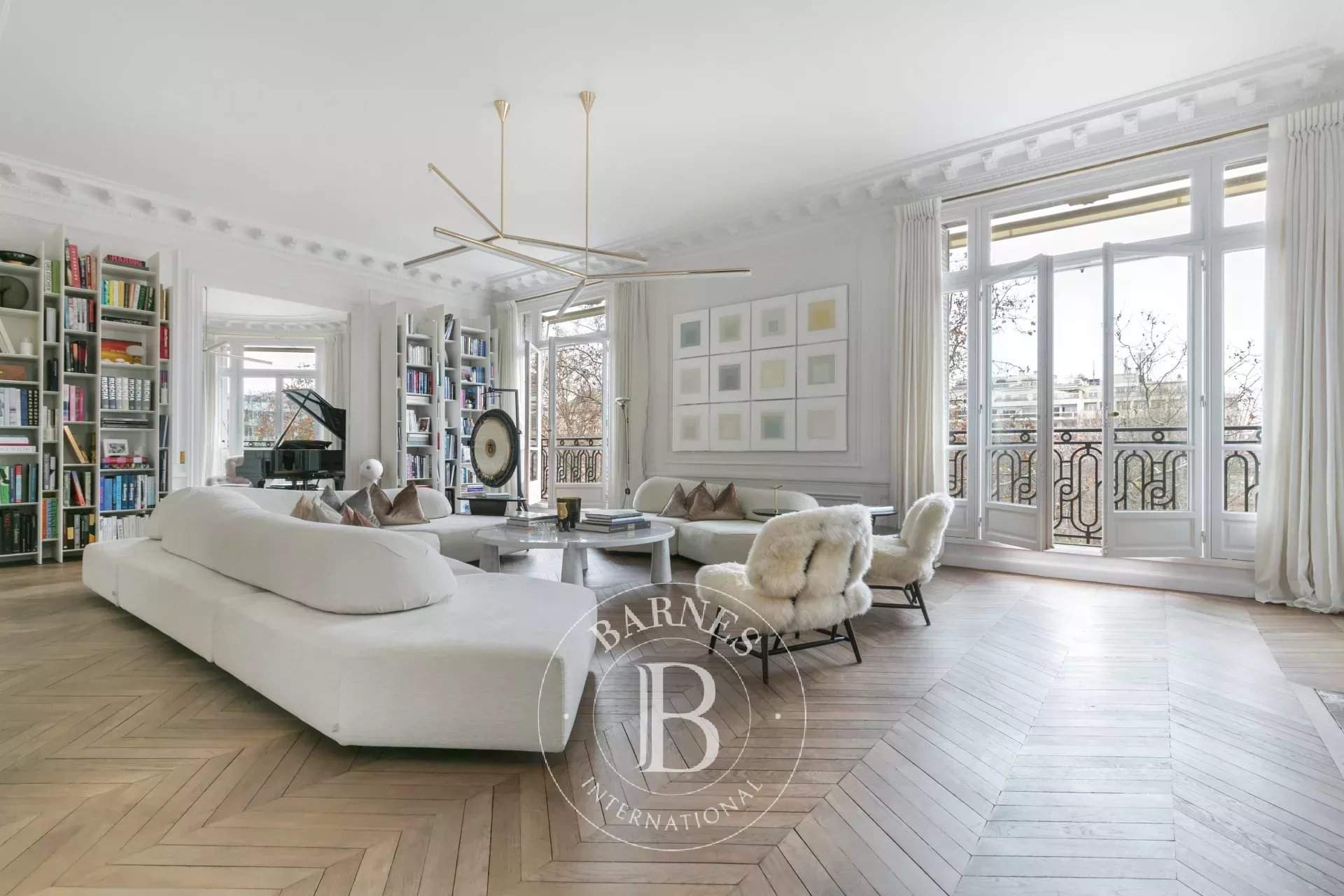 Paris  - Appartement 7 Pi&egrave;ces 4 Chambres - picture 1