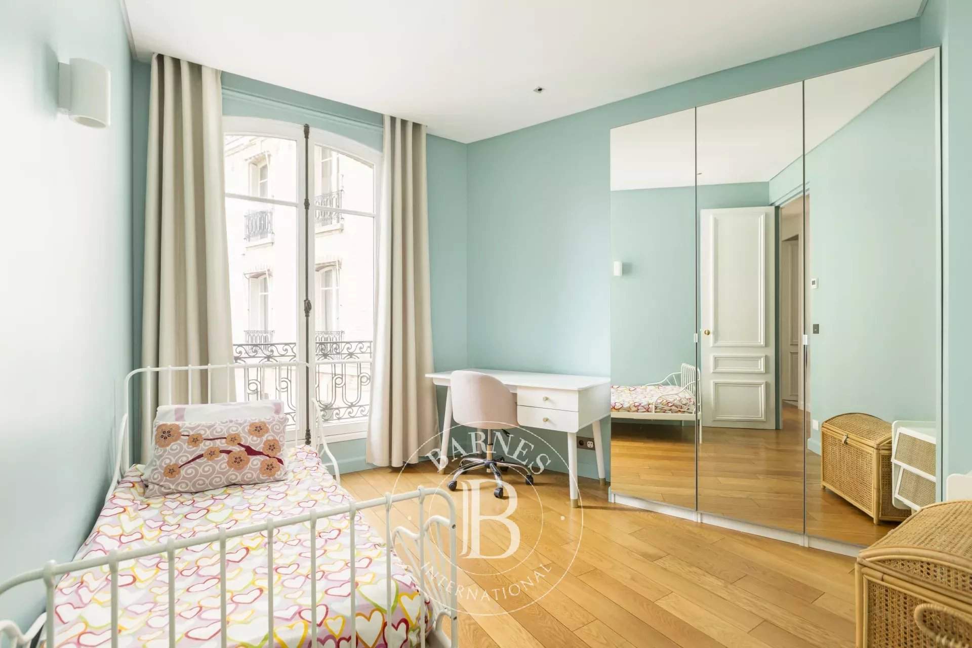 Paris  - Appartement 6 Pi&egrave;ces 4 Chambres - picture 9
