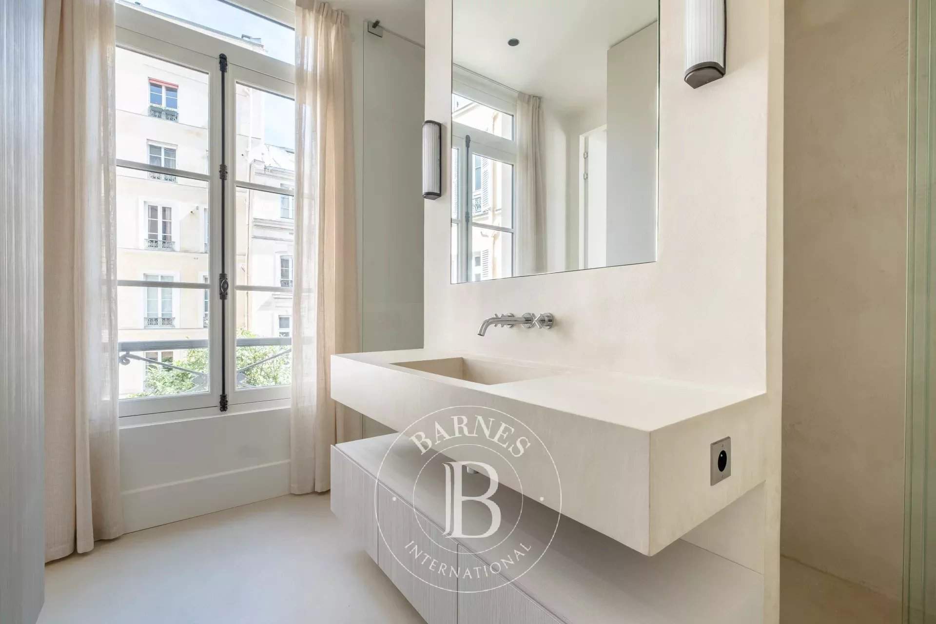 Paris  - Appartement 5 Pi&egrave;ces 3 Chambres - picture 12