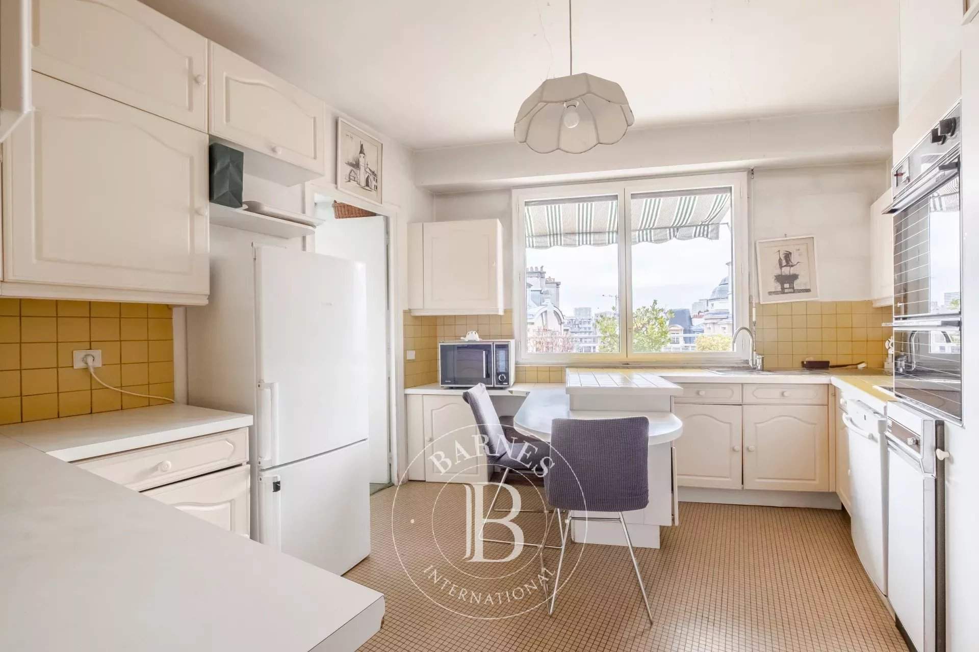 Paris  - Appartement 5 Pi&egrave;ces 2 Chambres - picture 9