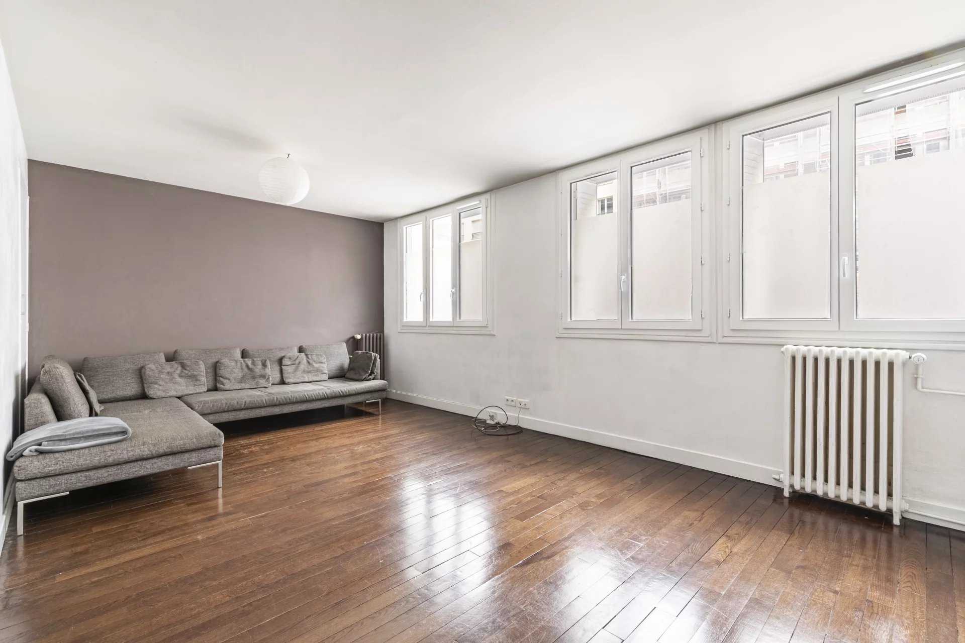 Paris  - Appartement 3 Pi&egrave;ces 2 Chambres