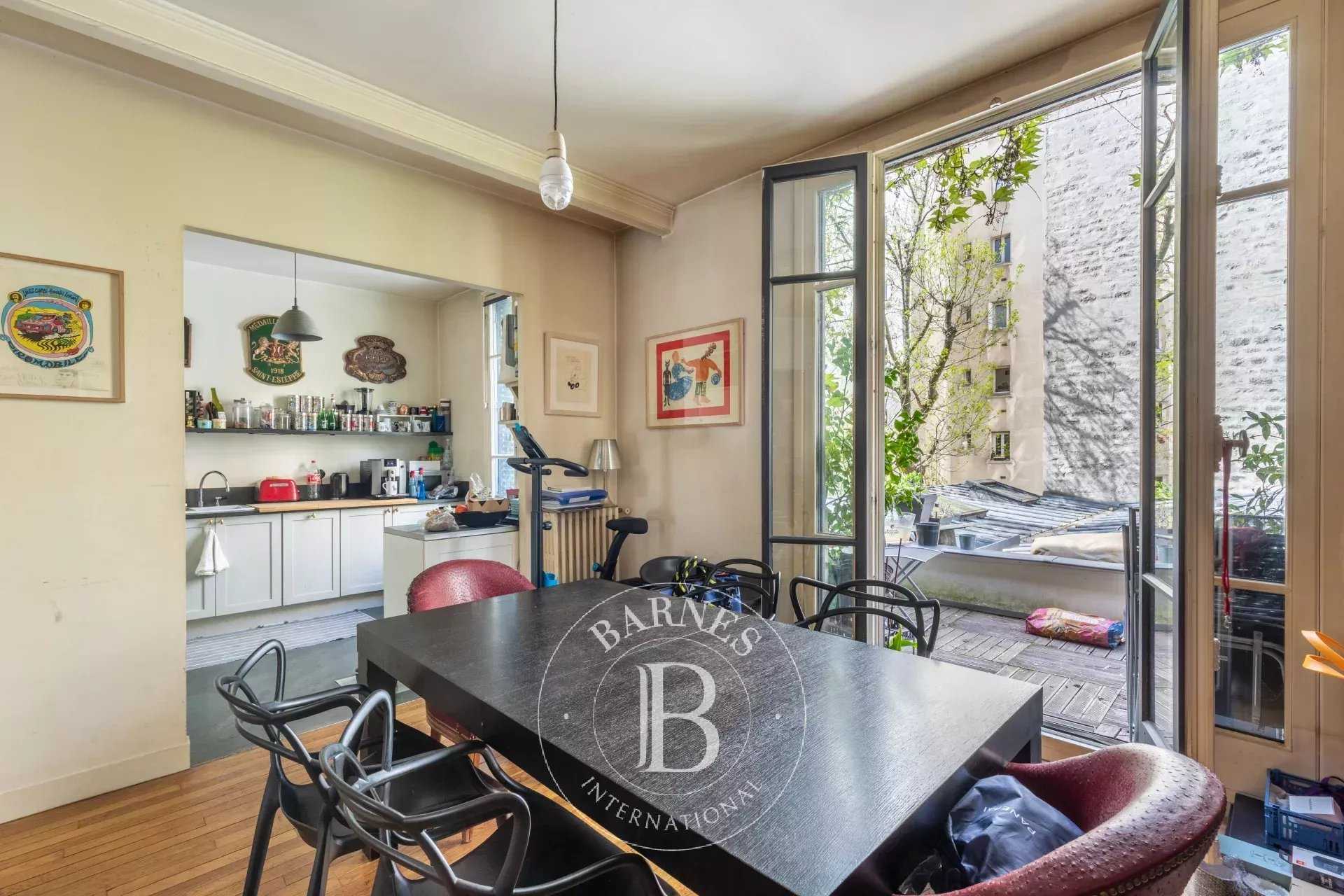 Paris  - House 6 Bedrooms