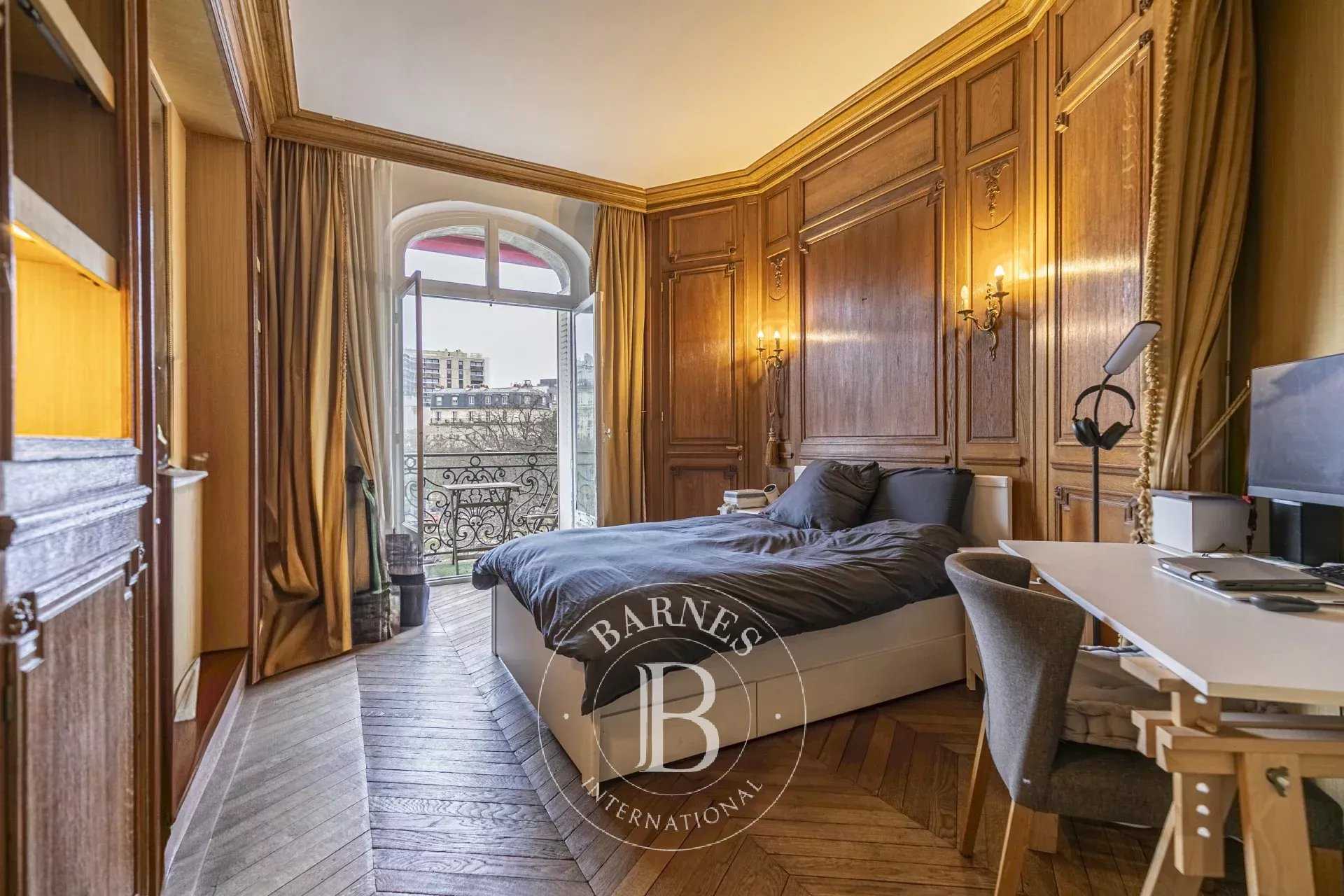 Paris  - Apartment 3 Bedrooms