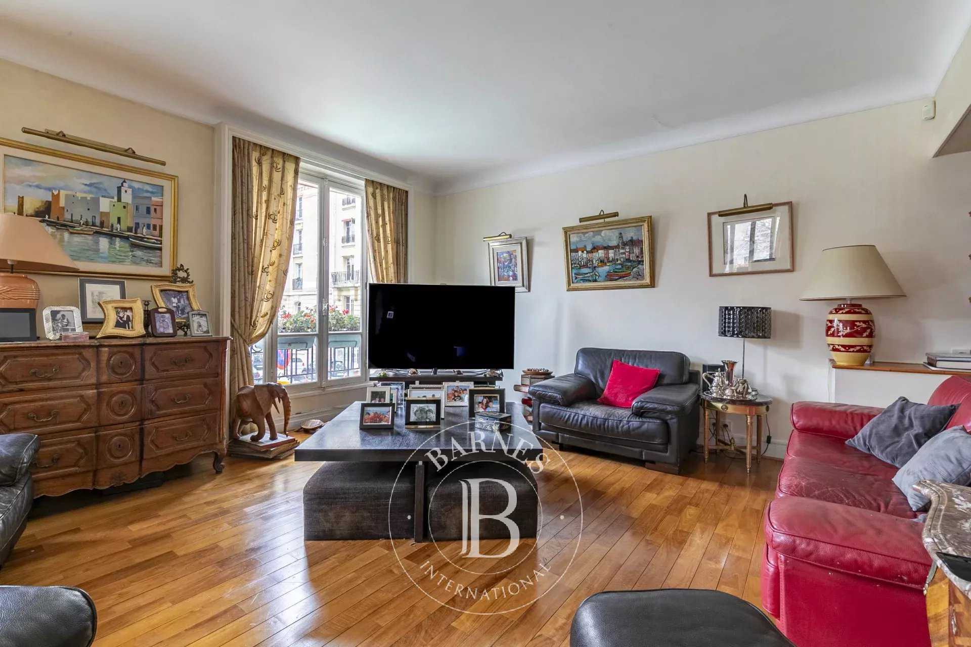 Paris  - Appartement 6 Pi&egrave;ces 4 Chambres