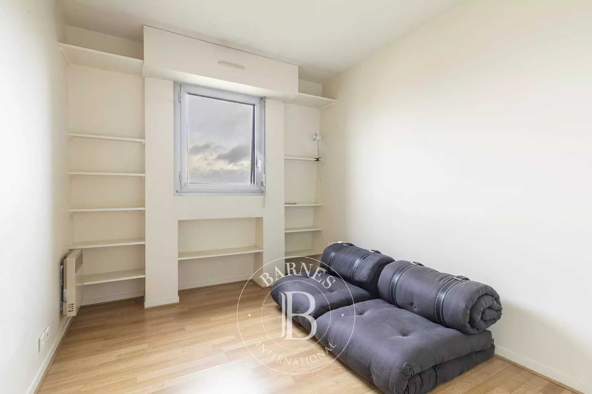 Paris  - Appartement 2 Pièces, 1 Chambre