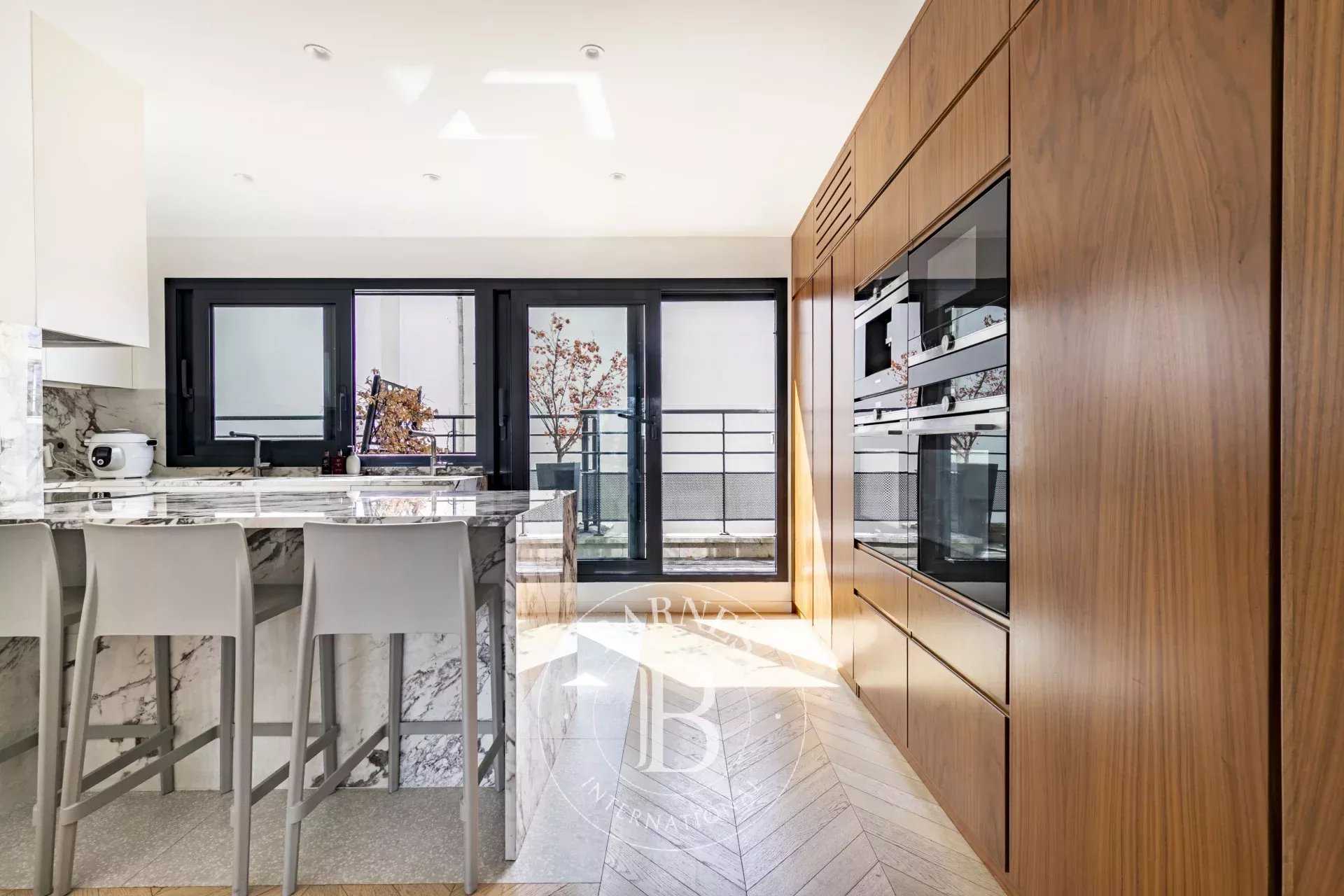 Paris  - Apartment 4 Bedrooms