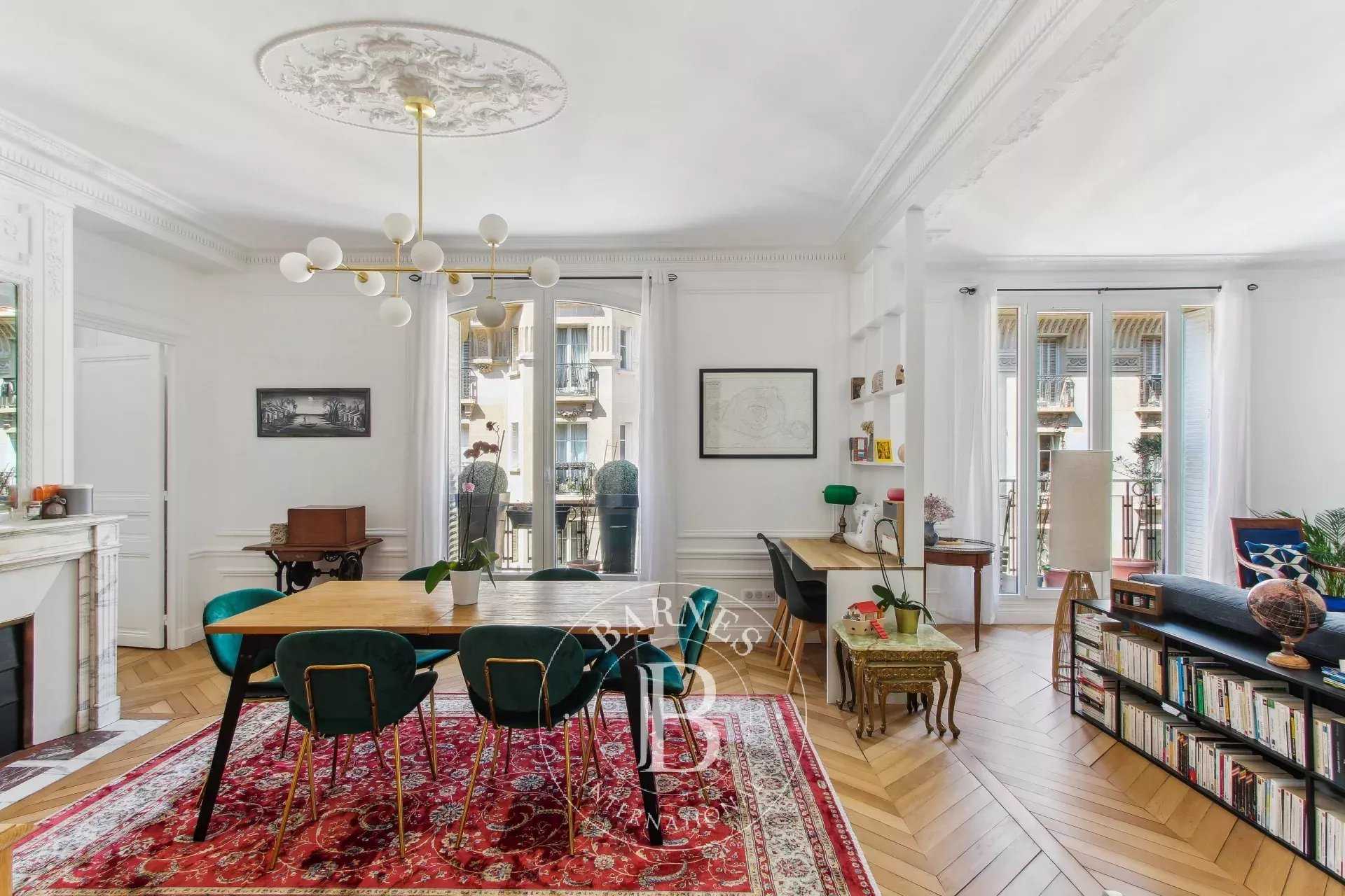 Paris  - Appartement 5 Pièces 3 Chambres