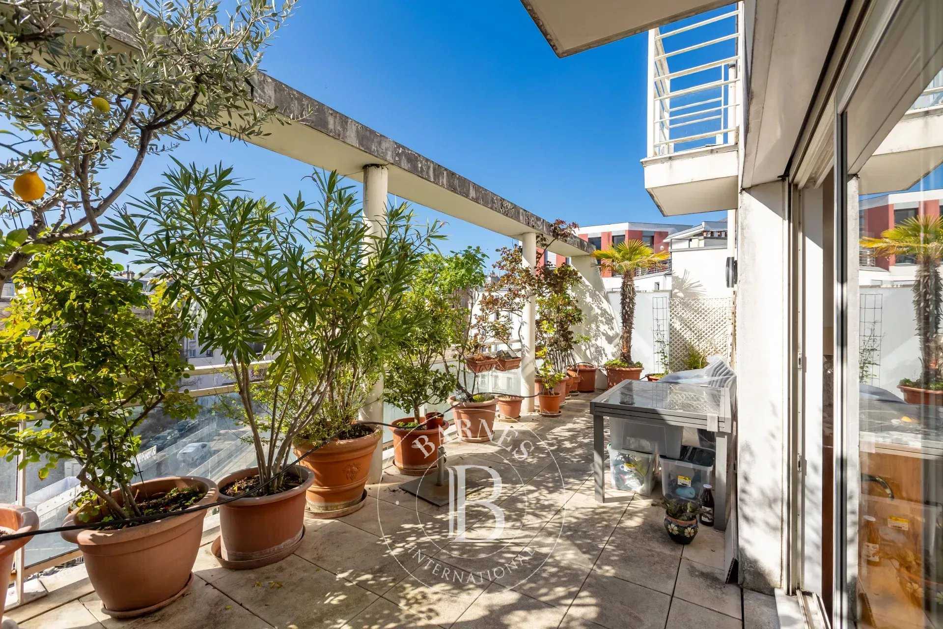 Paris  - Appartement 6 Pi&egrave;ces 4 Chambres