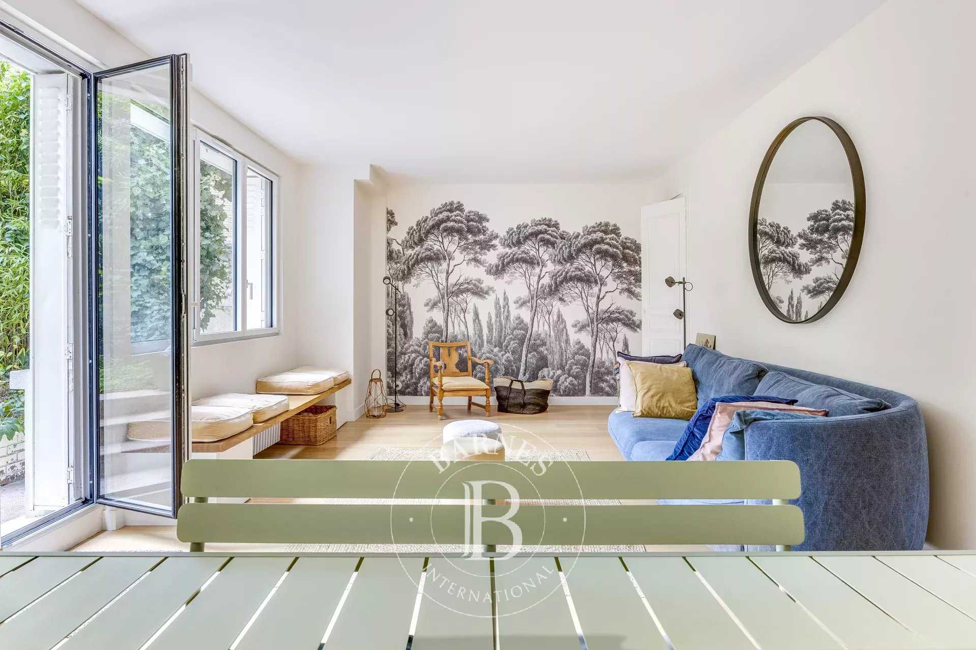 Paris  - Appartement 4 Pièces 2 Chambres