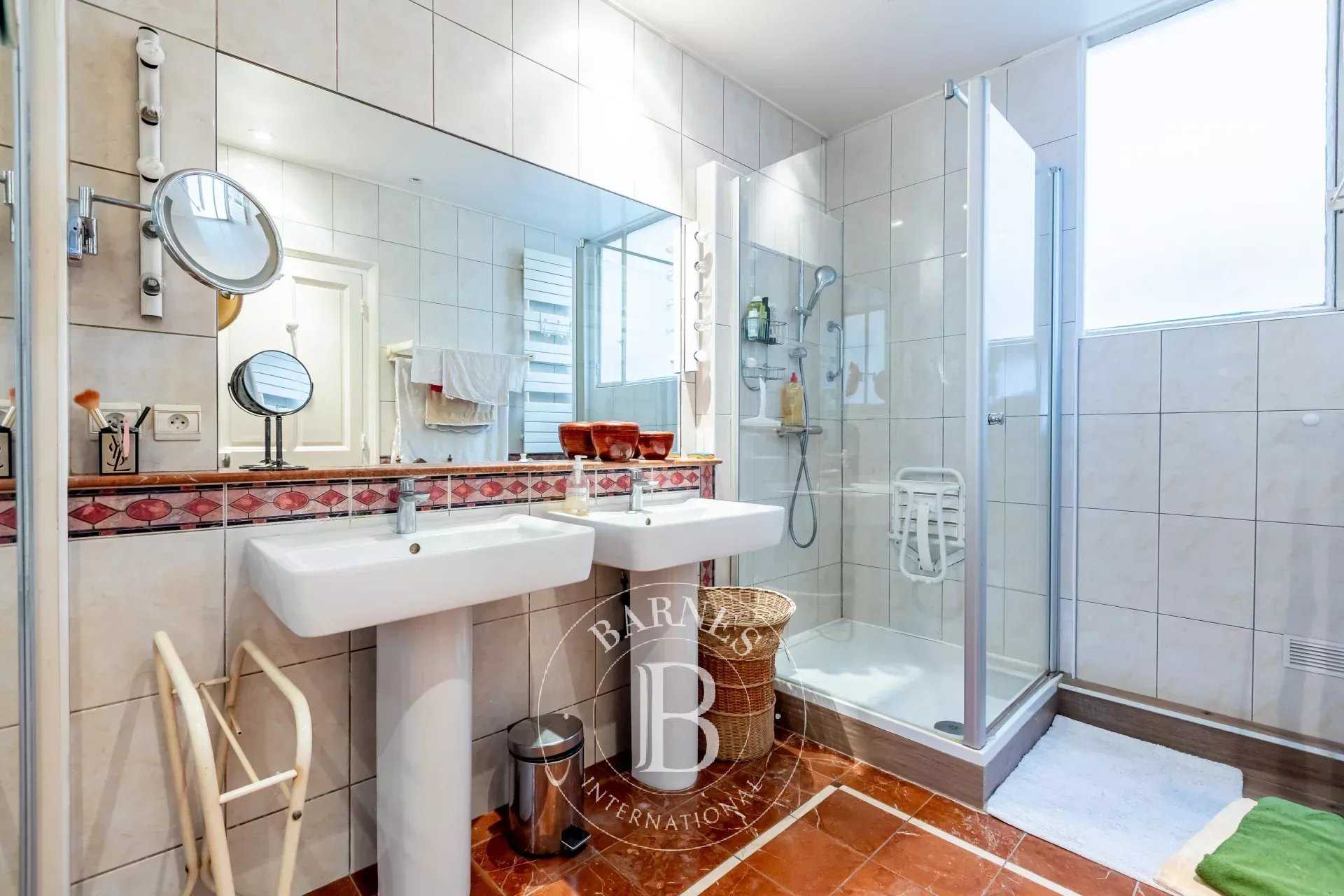 Paris  - Piso 5 Cuartos 3 Habitaciones