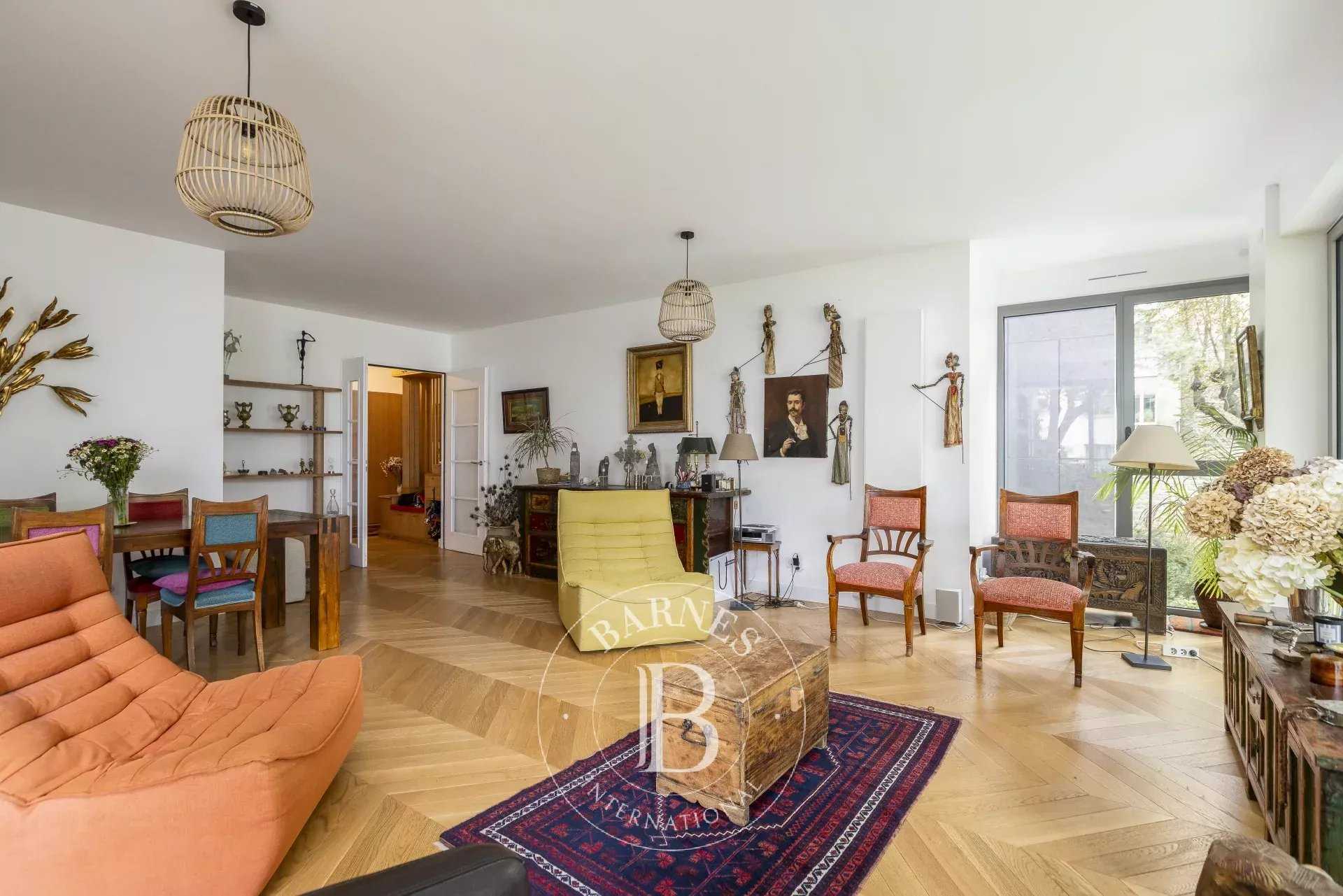 Paris  - Apartment 3 Bedrooms