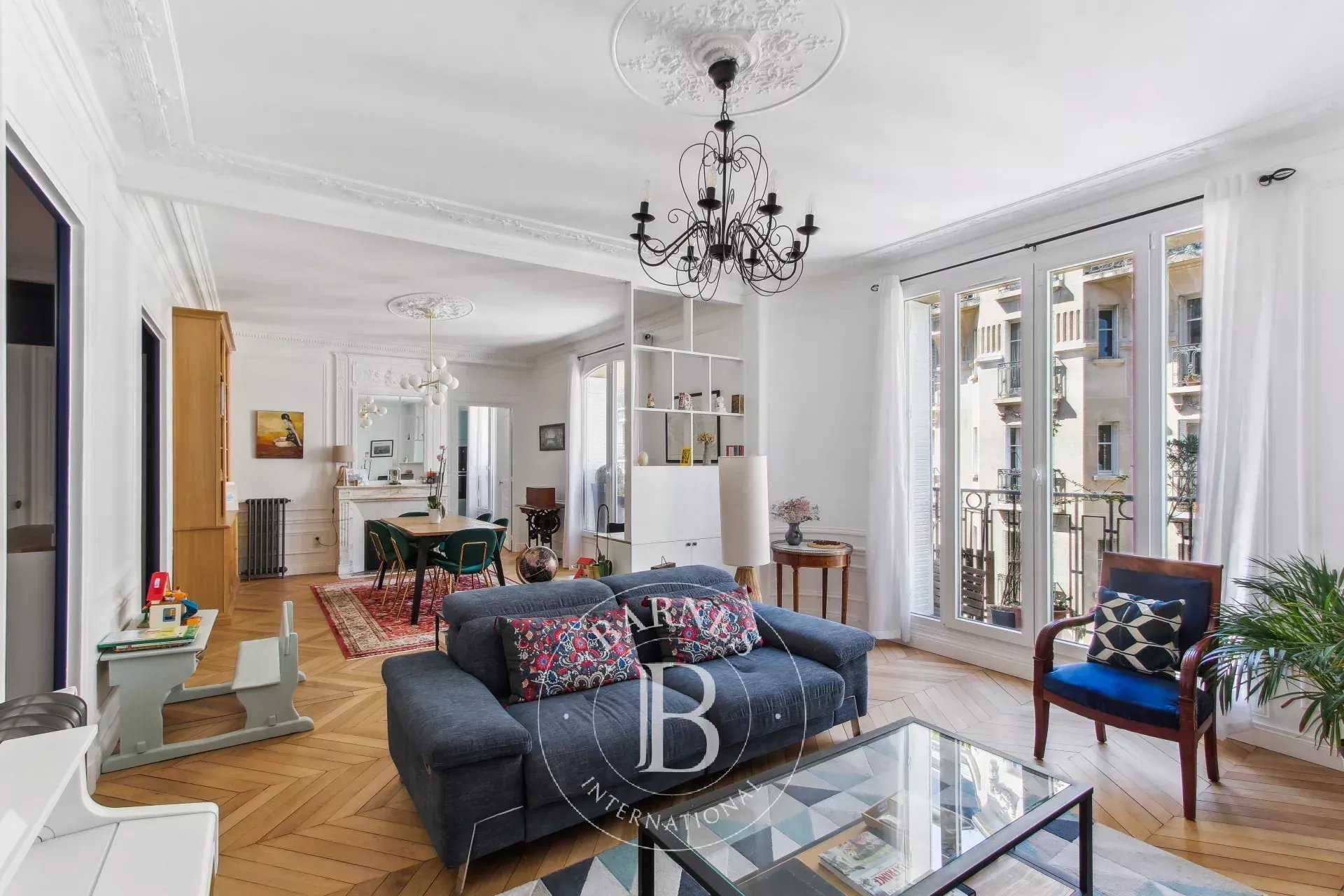 Paris  - Appartement 5 Pièces 3 Chambres