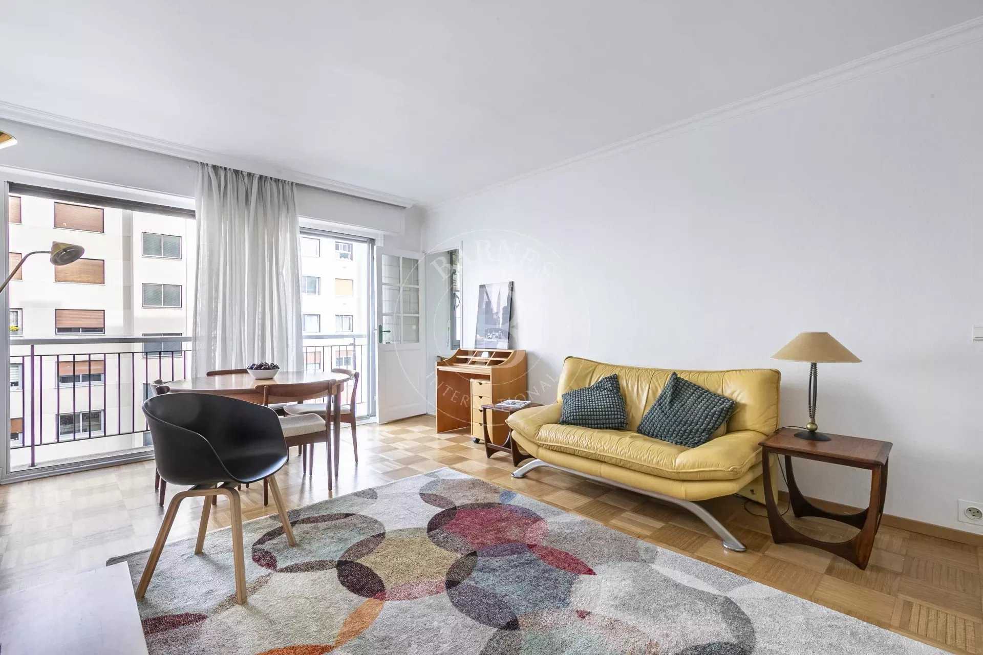 Paris  - Appartement 1 Pièce, 1 Chambre